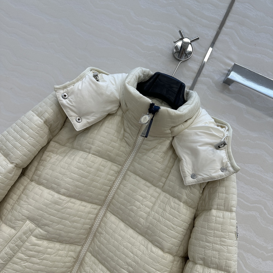 羽绒服主推款❤️原单品质Mo秋冬必入奶油华夫格羽绒服！原版定制亮面记忆丝质感柔软细腻超赞！饼干格缝隙收腰