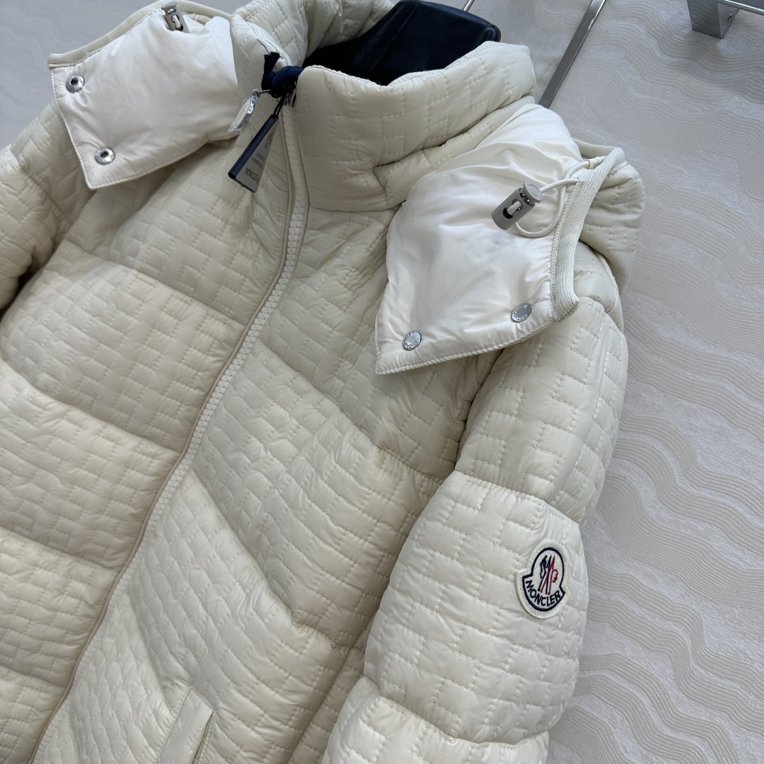 羽绒服主推款❤️原单品质Mo秋冬必入奶油华夫格羽绒服！原版定制亮面记忆丝质感柔软细腻超赞！饼干格缝隙收腰