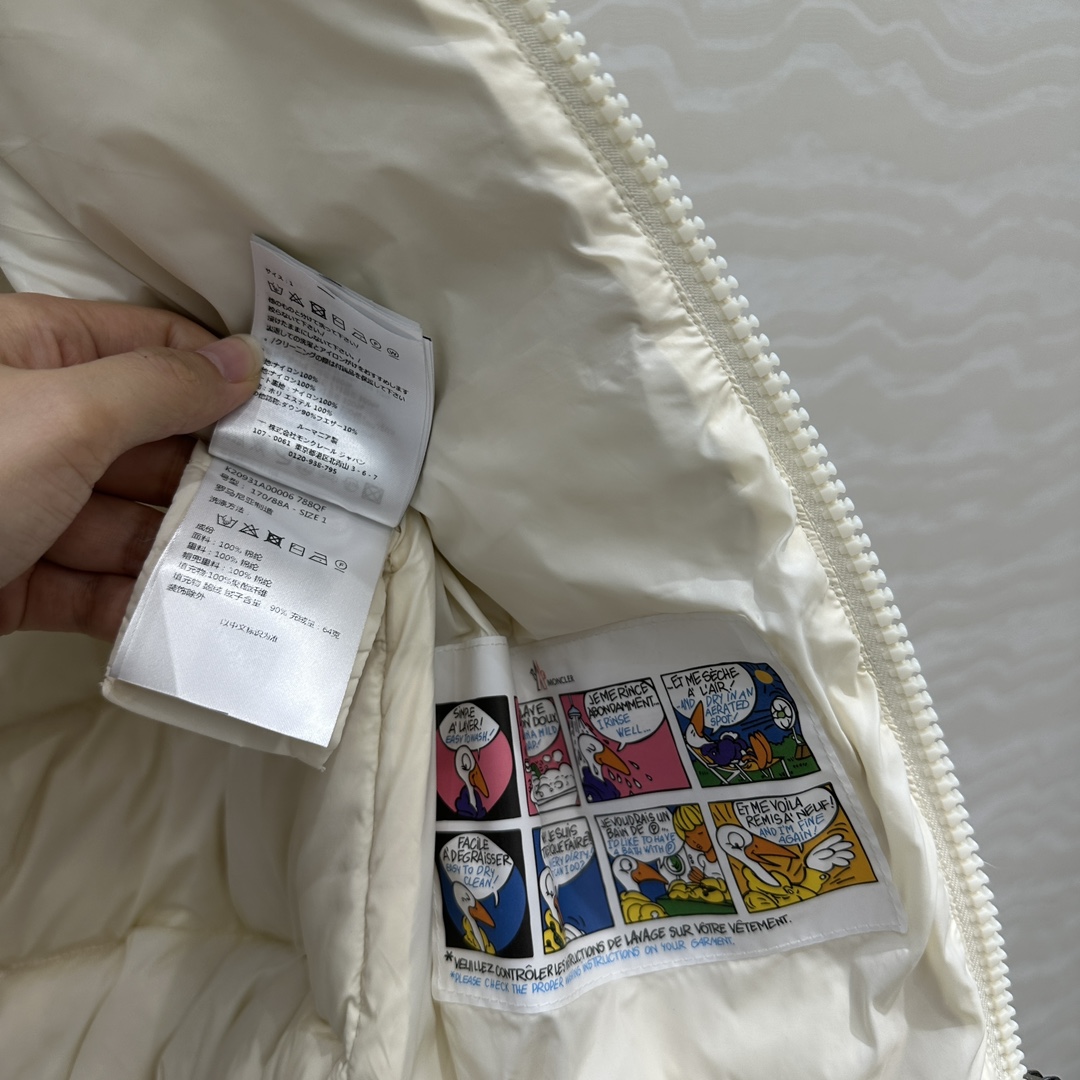 羽绒服主推款❤️原单品质Mo秋冬必入奶油华夫格羽绒服！原版定制亮面记忆丝质感柔软细腻超赞！饼干格缝隙收腰