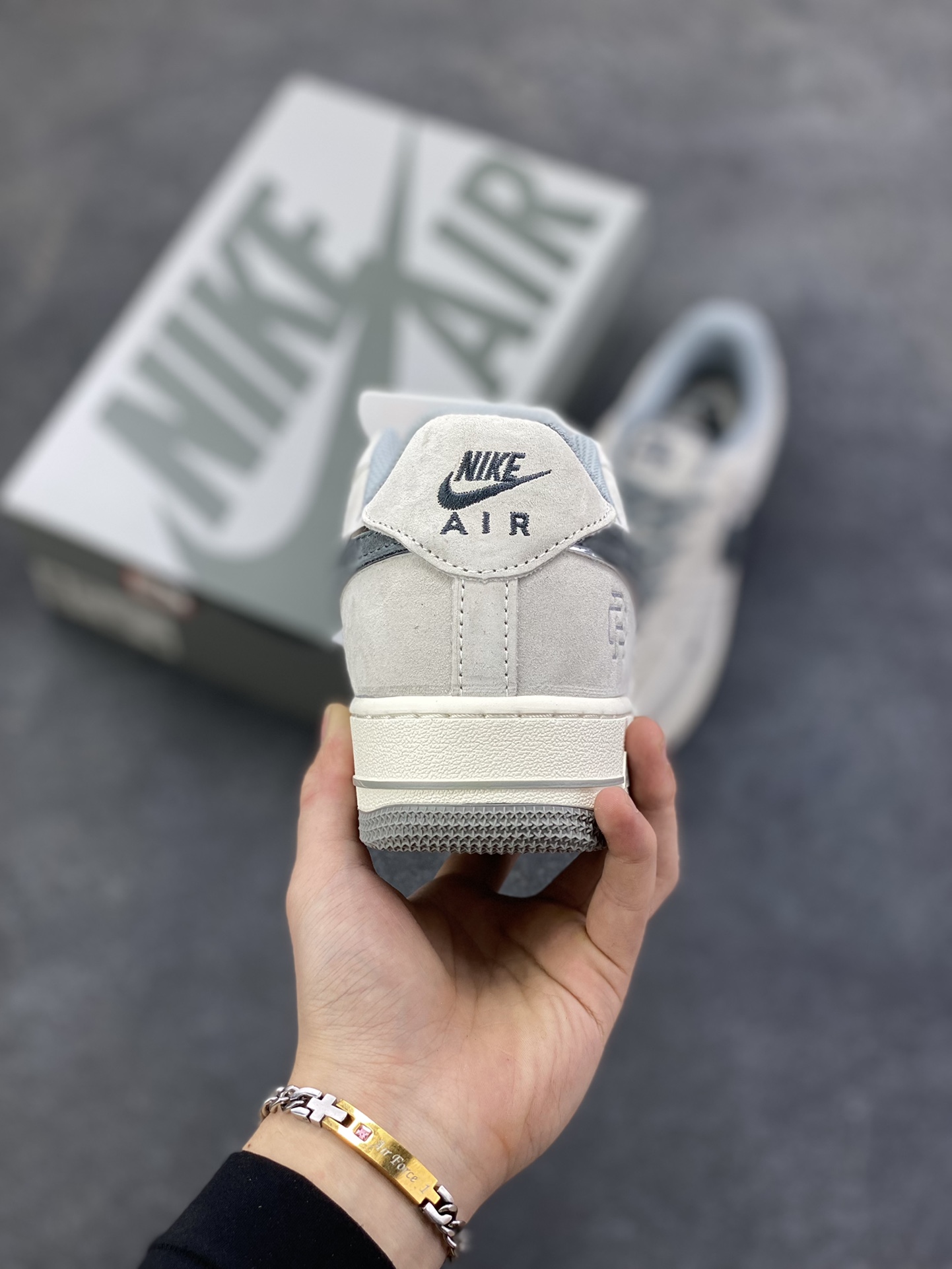 图片[4]-Nike Air Force 1 Low 空军一号低帮百搭休闲运动板鞋。柔软、弹性十足的缓震性能和出色的中底设计，横跨复古与现代的外型结合，造就出风靡全球三十多年的Force 1，直到今天还深受青睐。 货号：WW5021-627 尺码：36 36.5 37.5 38 38.5 39 40 40.5 41 42 42.5 43 44 44.5 45-选品中心