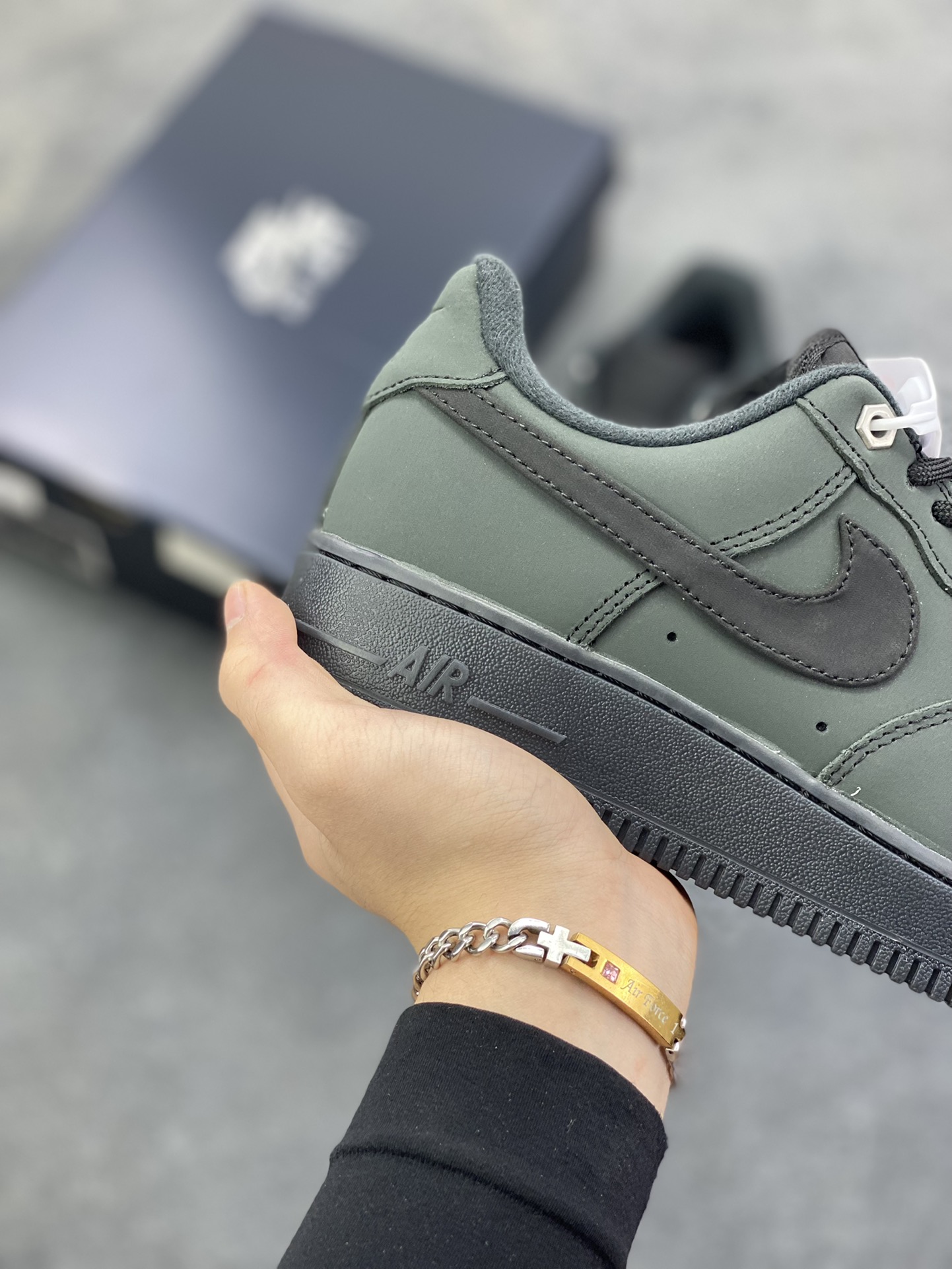 图片[6]-Nike Air Force 1 Low 墨绿黑 空军一号低帮运动休闲板鞋 原楦头原纸板 打造纯正空军版型 专注外贸渠道 全掌内置蜂窝气垫 原盒配件 原厂中底钢印、拉帮完美 货号：CJ9179-001 尺码：36 36.5 37.5 38 38.5 39 40 40.5 41 42 42.5 43 44 44.5 45-选品中心