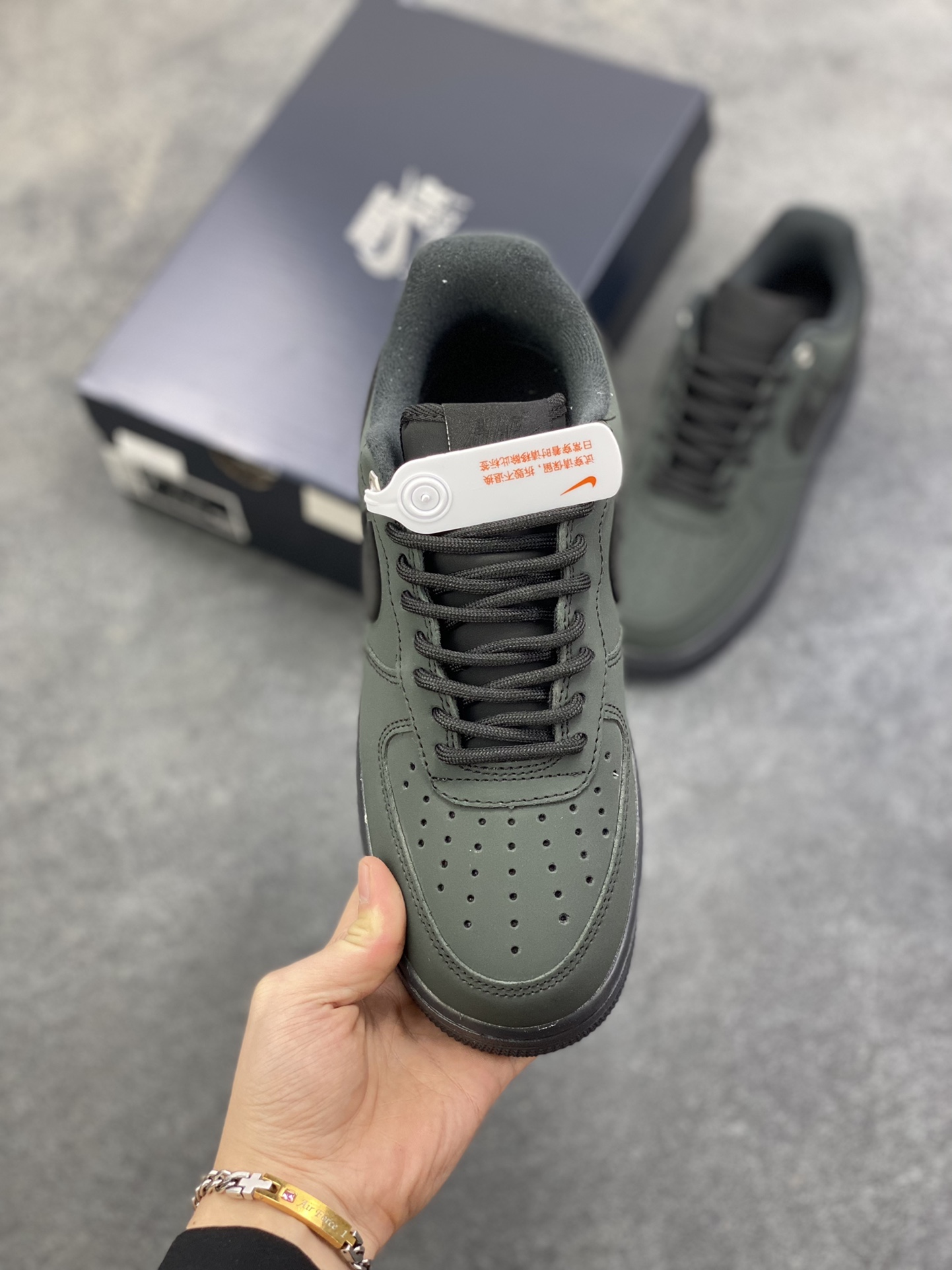 图片[2]-Nike Air Force 1 Low 墨绿黑 空军一号低帮运动休闲板鞋 原楦头原纸板 打造纯正空军版型 专注外贸渠道 全掌内置蜂窝气垫 原盒配件 原厂中底钢印、拉帮完美 货号：CJ9179-001 尺码：36 36.5 37.5 38 38.5 39 40 40.5 41 42 42.5 43 44 44.5 45-选品中心