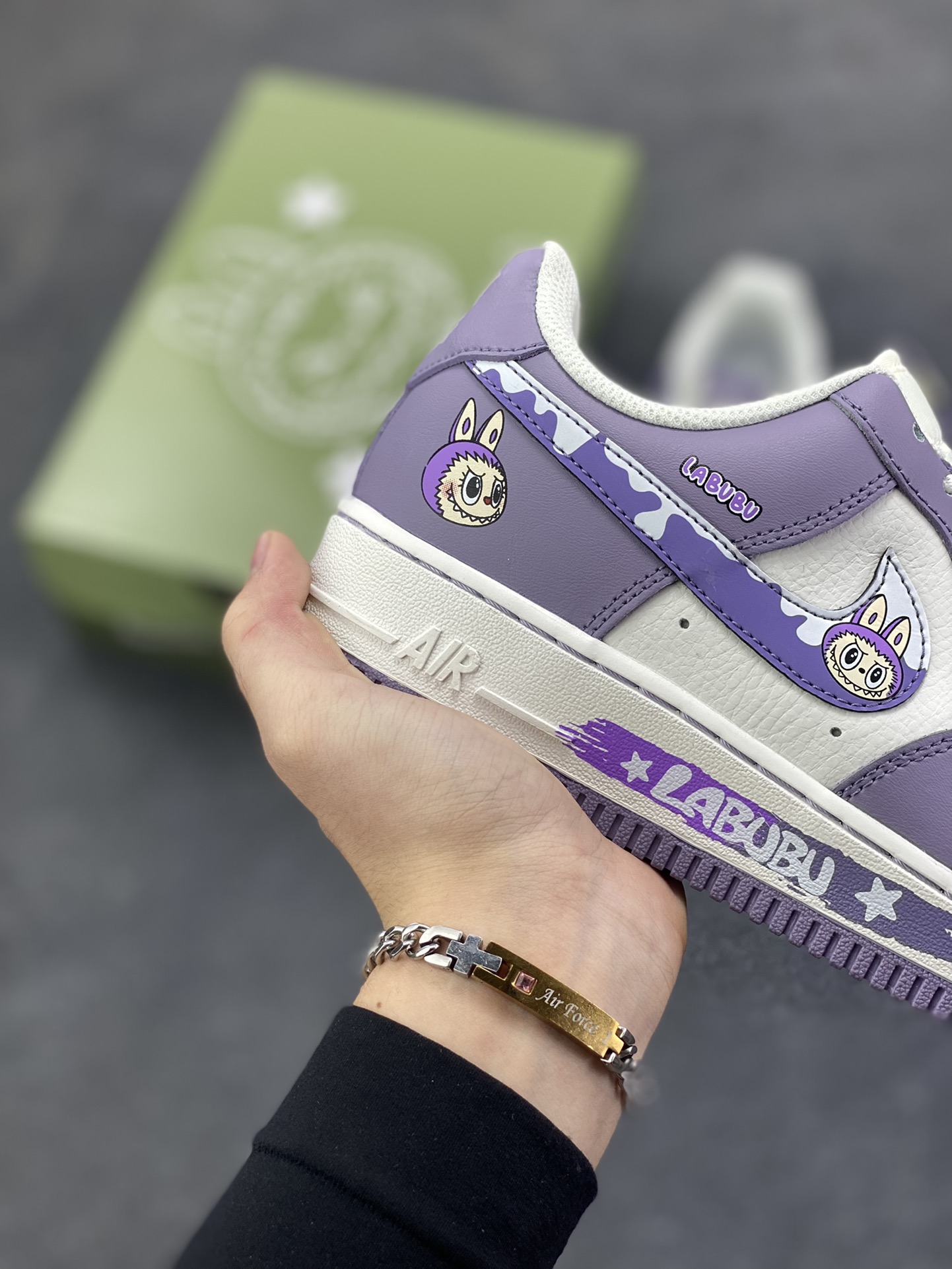 图片[6]-NIke Air Force 1 \’07 Low “紫色涂鸦拉布布”空军一号 低帮 运动鞋 休闲鞋 折边针车 工艺难度大 原楦头原纸板 原装鞋盒 定制五金配件 内置全掌气垫 原厂鞋底 货号：KJ5188-006 尺码：36 36.5 37.5 38 38.5 39 40 40.5 41 42 42.5 43 44 44.5 45-选品中心