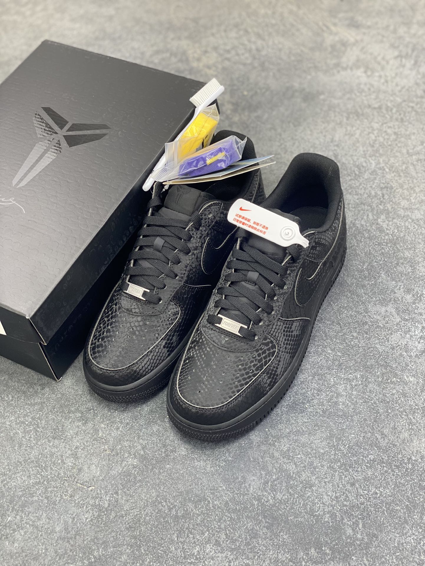 图片[8]-HY版本💯 Nike Air Force 1 Low “Kobe Bryant”黑蛇纹科比限定 空军一号低帮休闲板鞋 原楦头原纸板 打造纯正空军版型#专注外贸渠道 全掌内置蜂窝气垫 #原盒配件 原厂中底钢印、拉帮完美 货号：IB0018-001 尺码：36 36.5 37.5 38 38.5 39 40 40.5 41 42 42.5 43 44 44.5 45 46-选品中心