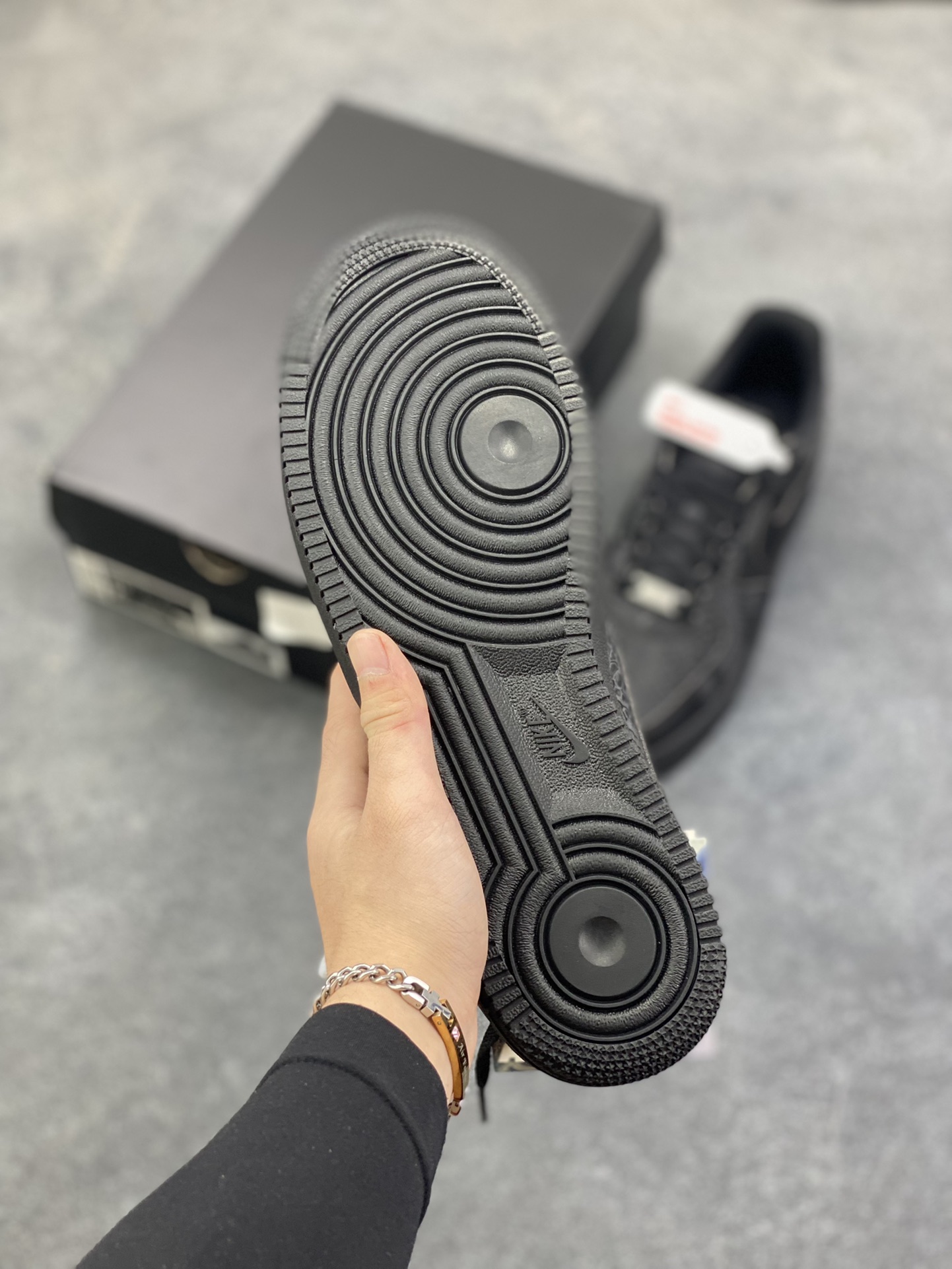 图片[5]-HY版本💯 Nike Air Force 1 Low “Kobe Bryant”黑蛇纹科比限定 空军一号低帮休闲板鞋 原楦头原纸板 打造纯正空军版型#专注外贸渠道 全掌内置蜂窝气垫 #原盒配件 原厂中底钢印、拉帮完美 货号：IB0018-001 尺码：36 36.5 37.5 38 38.5 39 40 40.5 41 42 42.5 43 44 44.5 45 46-选品中心