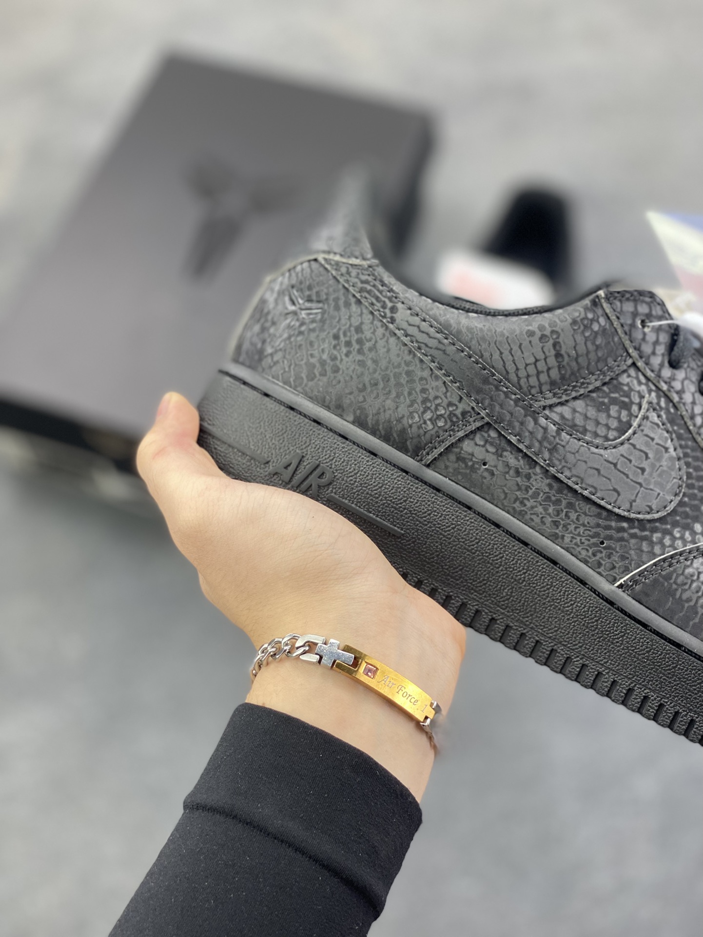 图片[6]-HY版本💯 Nike Air Force 1 Low “Kobe Bryant”黑蛇纹科比限定 空军一号低帮休闲板鞋 原楦头原纸板 打造纯正空军版型#专注外贸渠道 全掌内置蜂窝气垫 #原盒配件 原厂中底钢印、拉帮完美 货号：IB0018-001 尺码：36 36.5 37.5 38 38.5 39 40 40.5 41 42 42.5 43 44 44.5 45 46-选品中心
