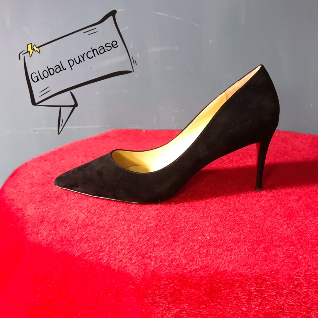 NO:552556,High-end customized classic series!  H8.5Cm, size 34-42. Customized model, non-refundable and non-exchangeable. 9039-001 Black deerskin. Genuine leather outsole. Standard European code No:9039-001 Color: black Material: veau velours Lining: goat leather Heel heigh: 8.5Cm Sole: leather sole Size: EUR 34-42 (US 4-11):,,christian  Louboutin,Leather soles19860909高端订制 精典款系列！ H8.5Cm,尺码34-42码.订制款,不退不换9039-001黑色鹿皮.真皮大底. 标准欧码 No:9039-001 Color:black Material:veau velours Lining:goat leather Heel heigh:8.5Cm Sole:leather sole Size:EUR 34－42（US 4一11) :,,christian louboutin,Leather soles,Women's Shoes