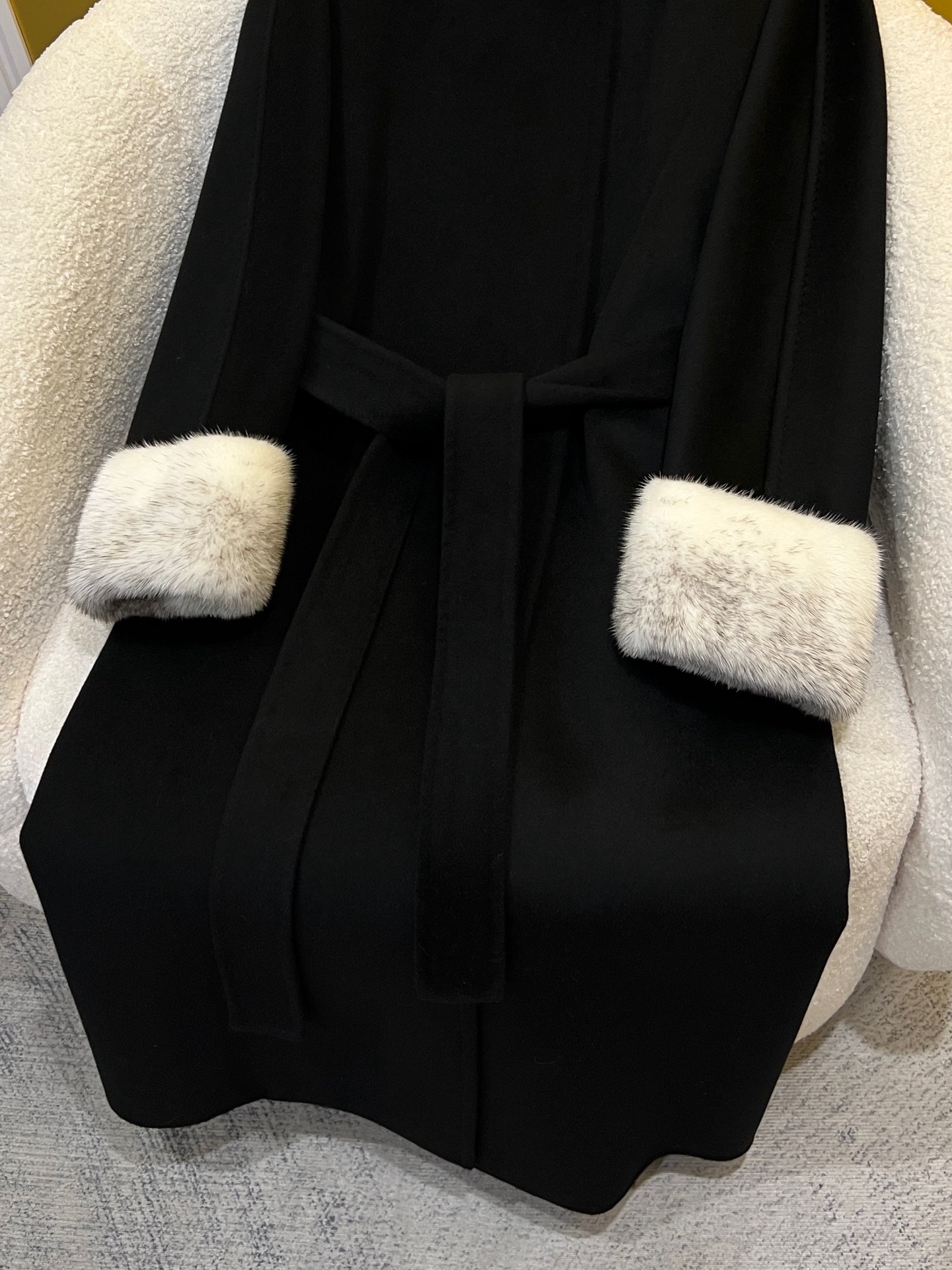 Elegant Mink Cashmere Coat with Silk Cotton Liner - Italian Hepburn Style 9 i1760772119 4304 8