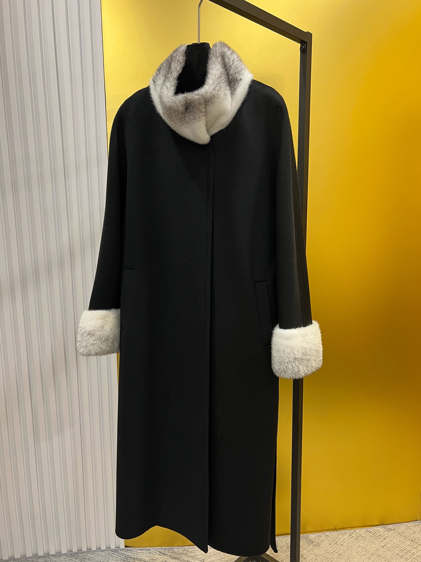 Elegant Mink Cashmere Coat with Silk Cotton Liner - Italian Hepburn Style 6 i1760772119 93 4