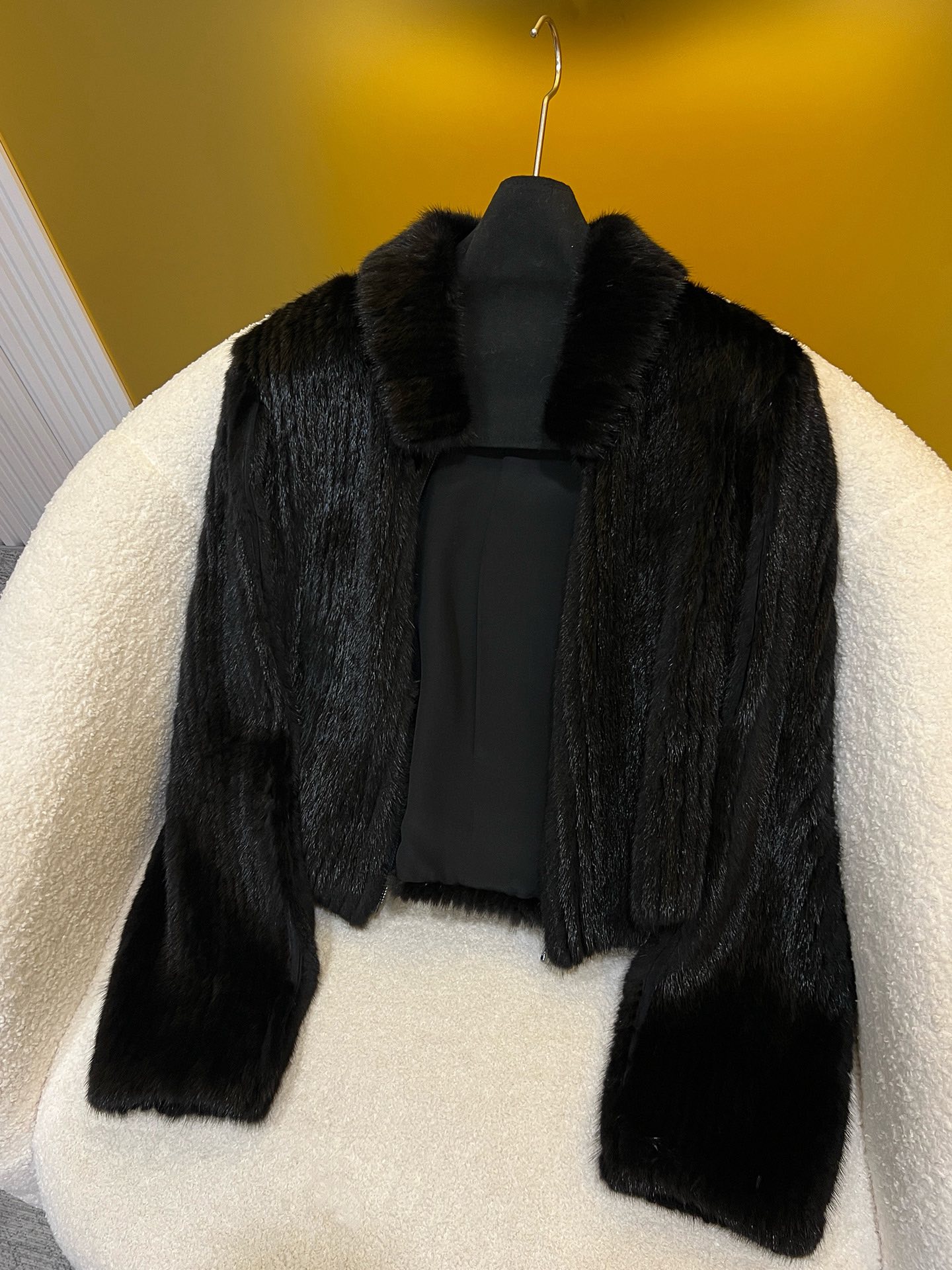 Luxury Mink Fur Coat for Women, Elegant Short Style, Winter Fashion