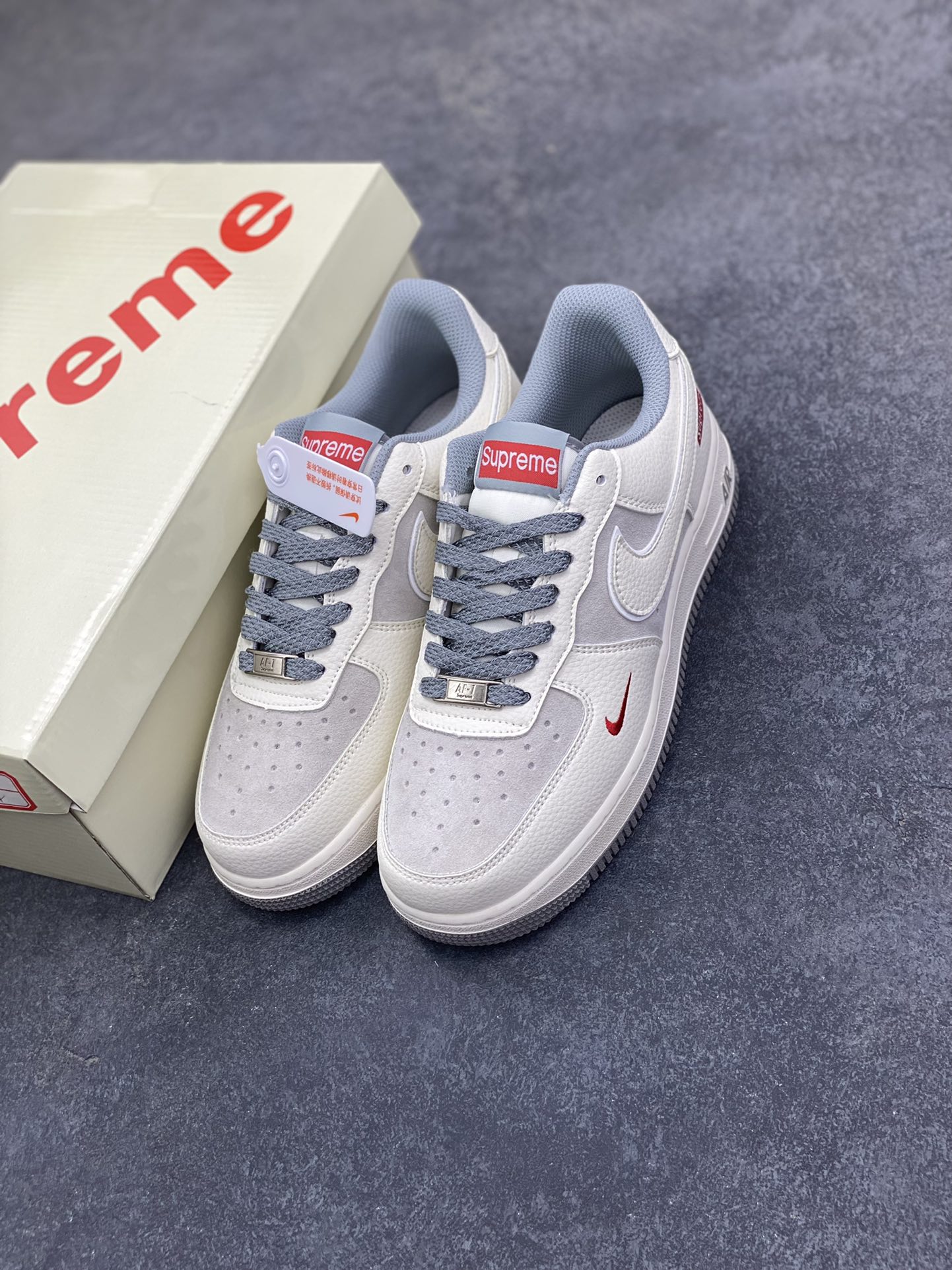 图片[8]-Nike Air Force 1 Low 空军一号低帮百搭休闲运动板鞋。柔软、弹性十足的缓震性能和出色的中底设计，横跨复古与现代的外型结合，造就出风靡全球三十多年的Force 1，直到今天还深受青睐。 货号：XS9225-106 尺码：36 36.5 37.5 38 38.5 39 40 40.5 41 42 42.5 43 44 44.5 45-选品中心