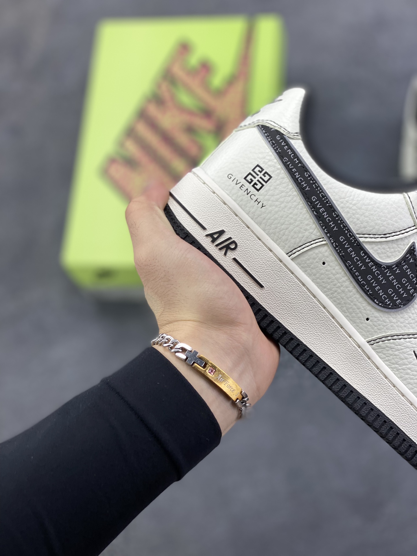 图片[6]-高端定制Nike Air Force 1 \’07 Low “纪梵希联名—米白黑灰双钩 ” 高端定制 低帮休闲板鞋 定制鞋盒 大厂纯原品质出货 超高清洁度 皮料切割干净无任何毛边 细节完美 货号：KX2532-506 尺码：36 36.5 37.5 38 38.5 39 40 40.5 41 42 42.5 43 44 44.5 45-选品中心