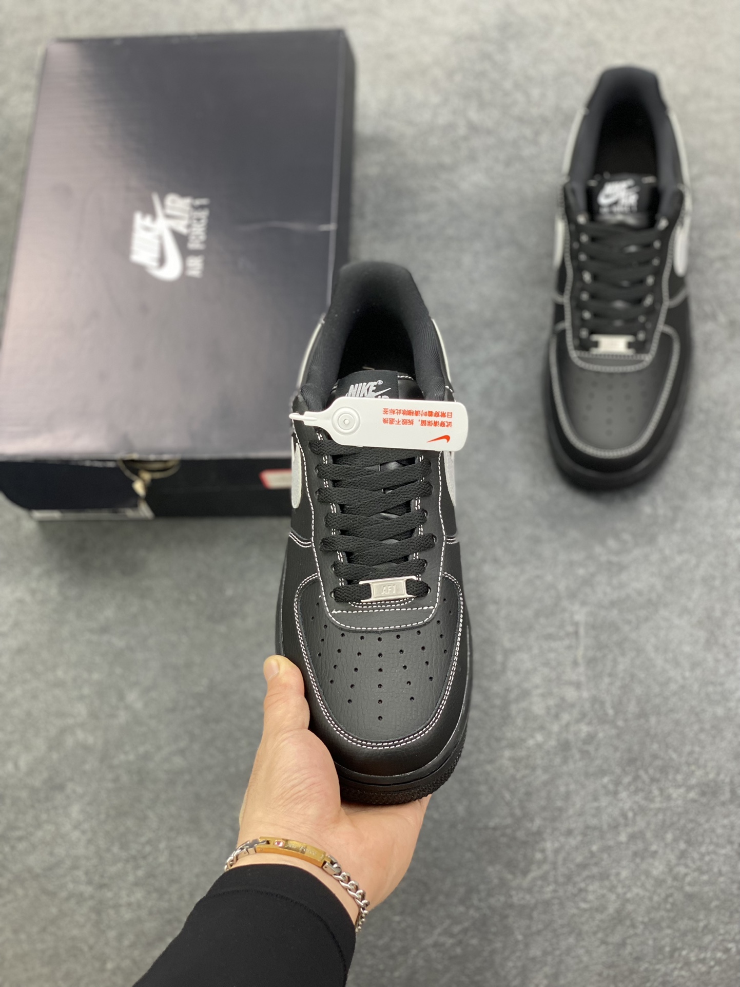 图片[2]-Nike Air Force 1 Low 黑灰 原楦头原纸板 打造纯正空军版型 专注外贸渠道 全掌内置蜂窝气垫 原盒配件 原厂中底钢印、拉帮完美 货号：HQ2037-006 尺码：36 36.5 37.5 38 38.5 39 40 40.5 41 42 42.5 43 44 44.5 45 46-选品中心