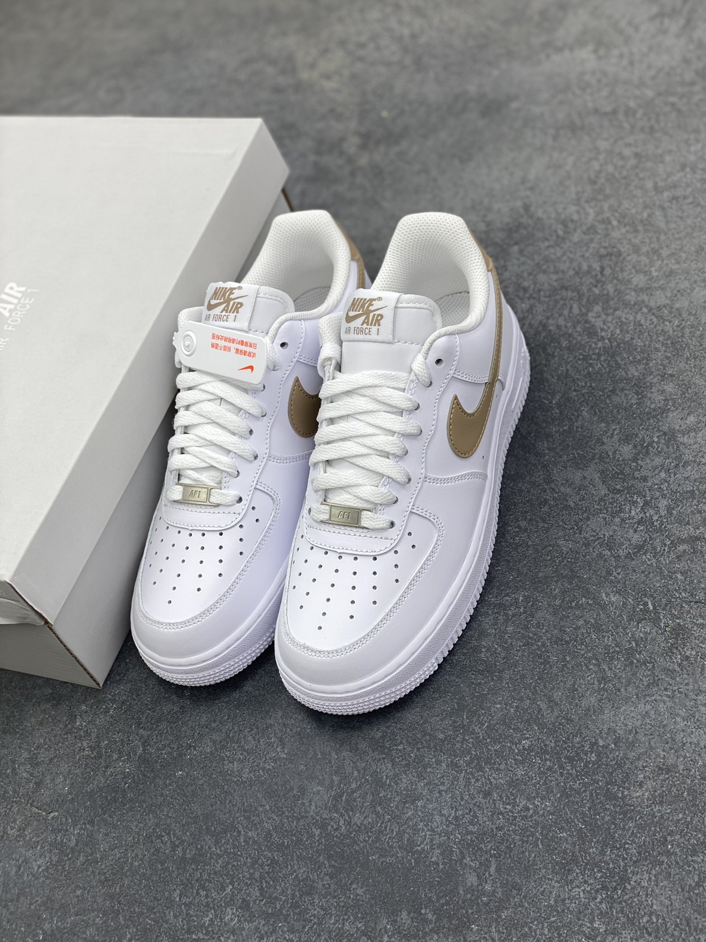 图片[8]-Nike Air Force 1‘07 Low 白腾黄 空军一号低帮休闲板鞋 原楦头原纸板 打造纯正空军版型#专注外贸渠道 全掌内置蜂窝气垫 #原盒配件 原厂中底钢印、拉帮完美 货号：FJ4146-120 尺码：36 36.5 37.5 38 38.5 39 40 40.5 41 42 42.5 43 44 44.5 45-选品中心
