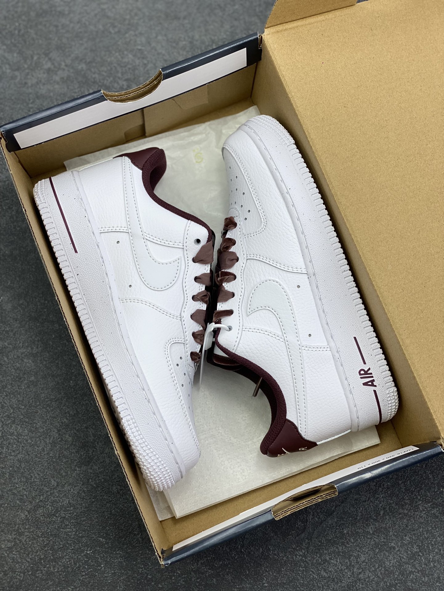 图片[9]-Nike Air Force 1 Low 白深棕 原楦头原纸板 打造纯正空军版型 专注外贸渠道 全掌内置蜂窝气垫 原盒配件 原厂中底钢印、拉帮完美 货号：HV4403-600 尺码：35.5 36 36.5 37.5 38 38.5 39 40-选品中心