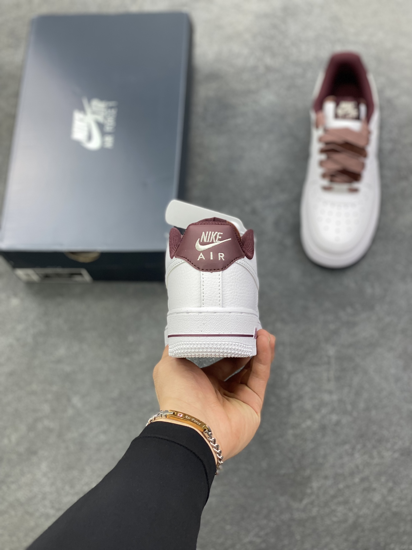 图片[4]-Nike Air Force 1 Low 白深棕 原楦头原纸板 打造纯正空军版型 专注外贸渠道 全掌内置蜂窝气垫 原盒配件 原厂中底钢印、拉帮完美 货号：HV4403-600 尺码：35.5 36 36.5 37.5 38 38.5 39 40-选品中心