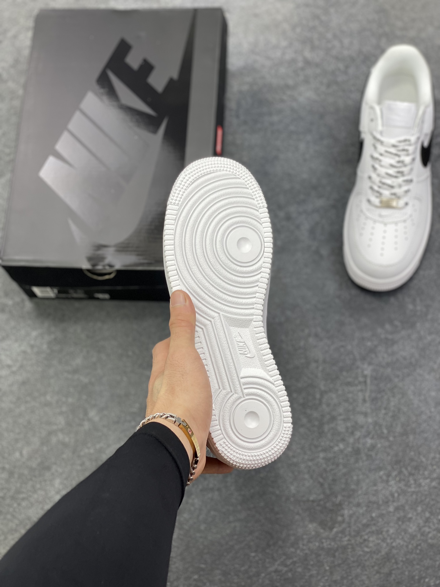 图片[5]-Nike Air Force 1 Low Supreme联名 空军一号低帮运动休闲板鞋 原楦头原纸板 打造纯正空军版型 专注外贸渠道 全掌内置蜂窝气垫 原盒配件 原厂中底钢印、拉帮完美 货号：CU9225-102 尺码：36 36.5 37.5 38 38.5 39 40 40.5 41 42 42.5 43 44 44.5 45-选品中心