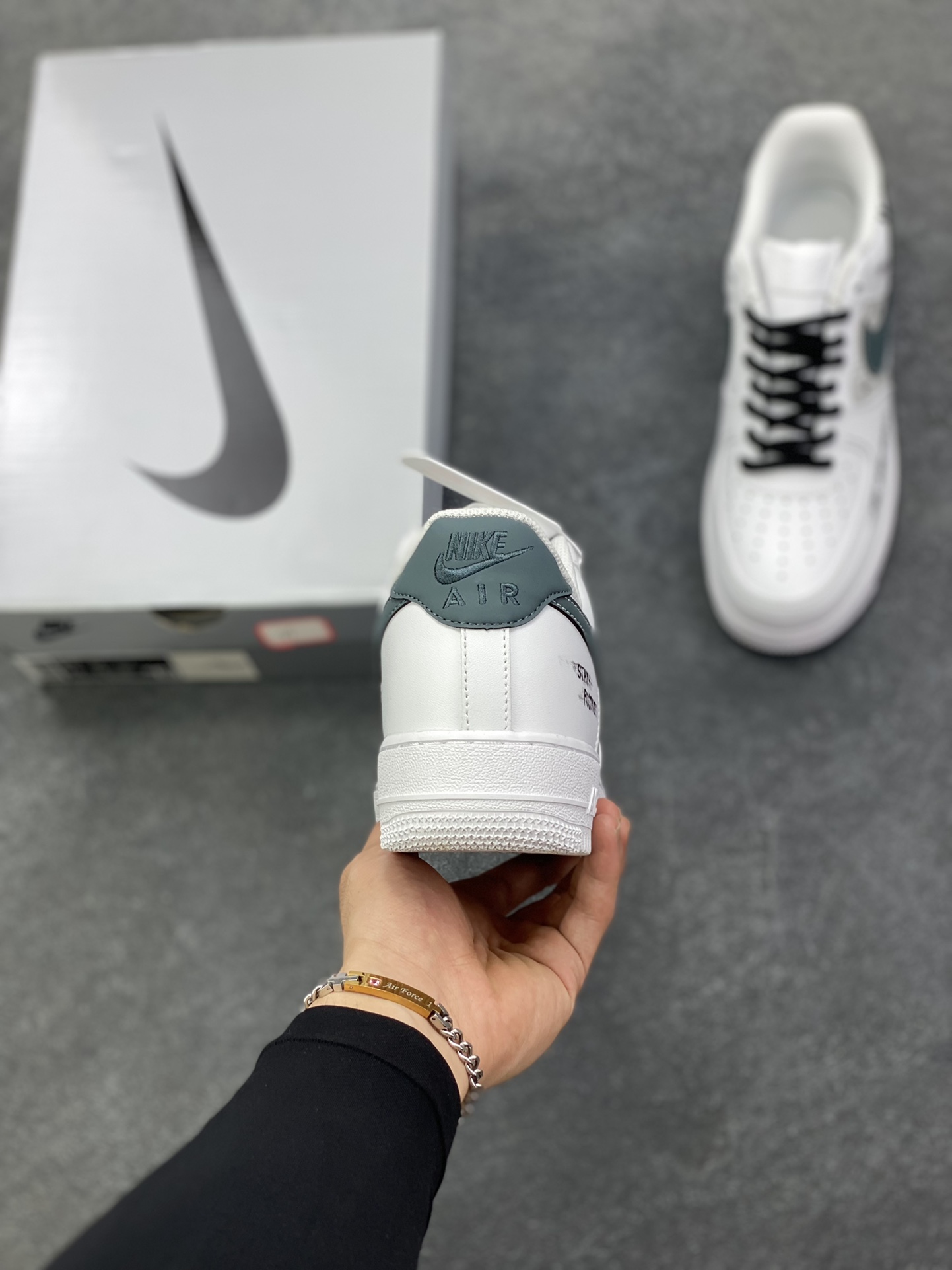 图片[4]-Nike Air Force 1 Low’07 简墨 空军一号低帮休闲板鞋 定制皮料 定制鞋盒 原楦原纸板 纯正空军版型 内置全掌气垫 货号：ZH0316-127 尺码：36 36.5 37.5 38 38.5 39 40 40.5 41 42 42.5 43 44 44.5 45-选品中心
