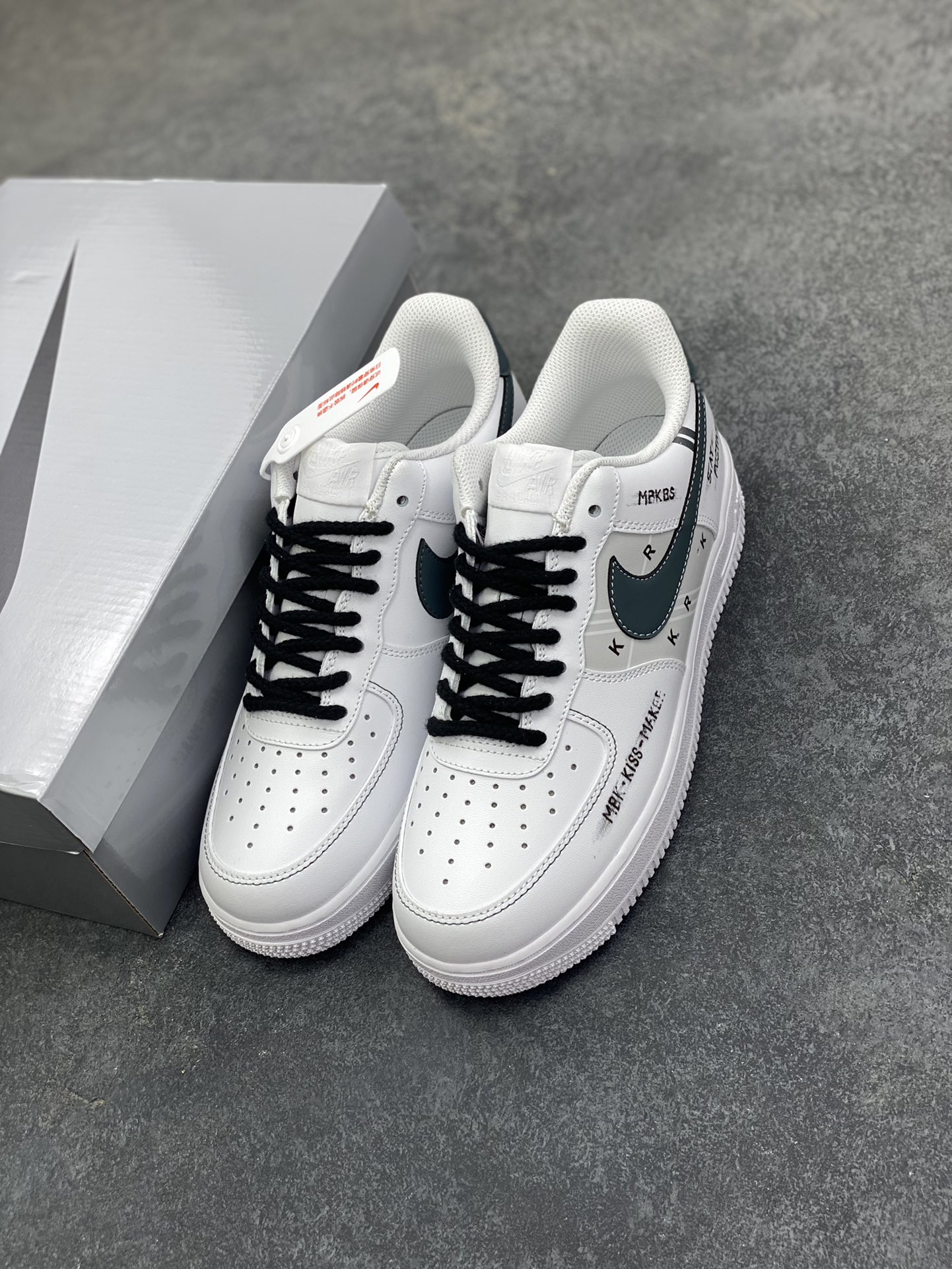 图片[8]-Nike Air Force 1 Low’07 简墨 空军一号低帮休闲板鞋 定制皮料 定制鞋盒 原楦原纸板 纯正空军版型 内置全掌气垫 货号：ZH0316-127 尺码：36 36.5 37.5 38 38.5 39 40 40.5 41 42 42.5 43 44 44.5 45-选品中心