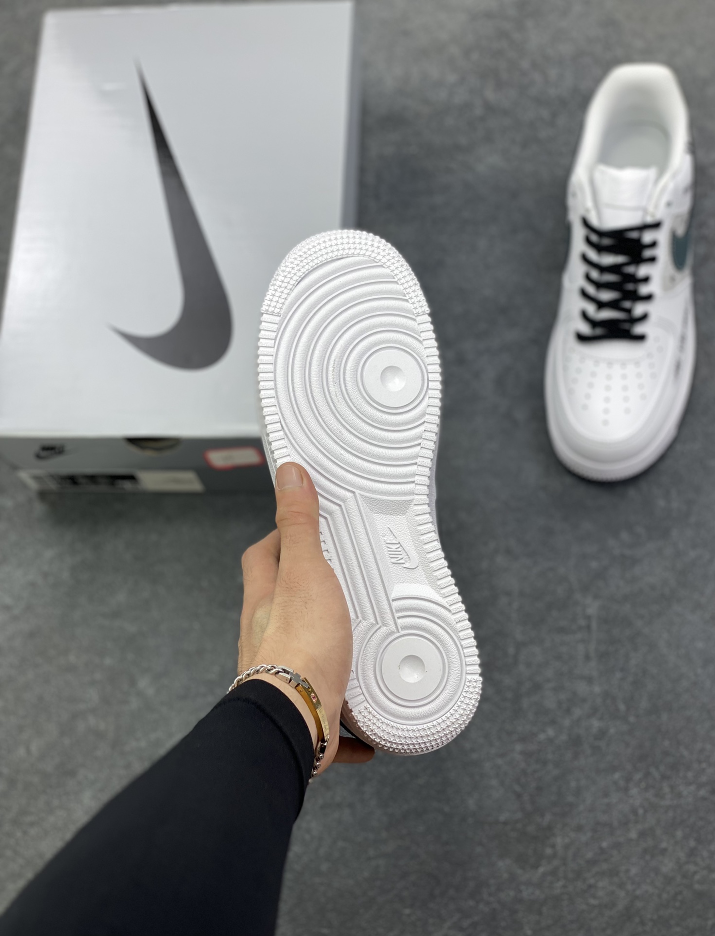 图片[5]-Nike Air Force 1 Low’07 简墨 空军一号低帮休闲板鞋 定制皮料 定制鞋盒 原楦原纸板 纯正空军版型 内置全掌气垫 货号：ZH0316-127 尺码：36 36.5 37.5 38 38.5 39 40 40.5 41 42 42.5 43 44 44.5 45-选品中心