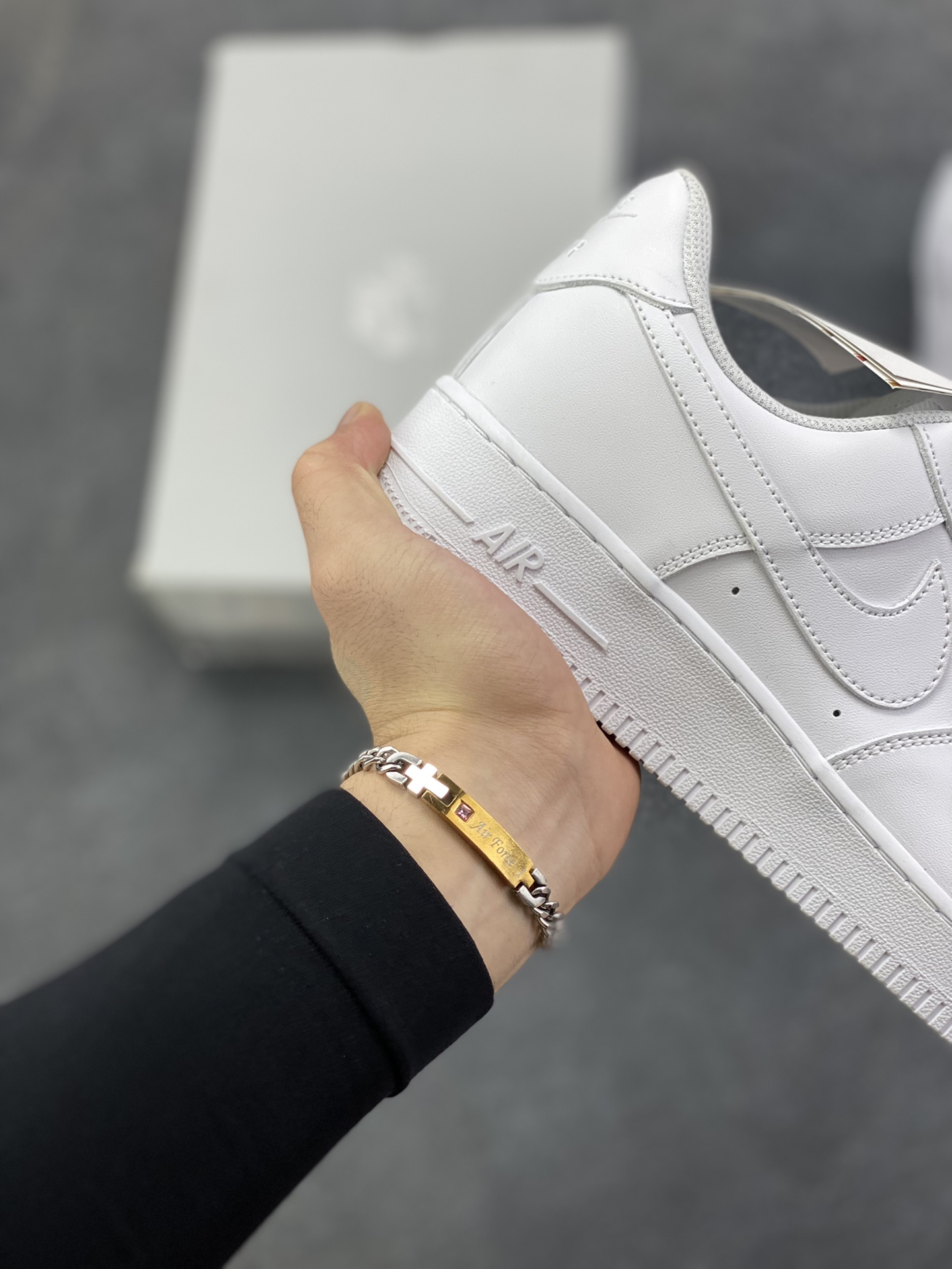 图片[6]-超级福利🎉 长期特价 👏无敌性价比👏 最强销量性价比版本❗️ Nike Air Force 1 Low 纯白 空军一号低帮百搭休闲运动板鞋。柔软、弹性十足的缓震性能和出色的中底设计，横跨复古与现代的外型结合，造就出风靡全球三十多年的Force 1，直到今天还深受青睐。 货号：315122-111 尺码：36 36.5 37.5 38 38.5 39 40 40.5 41 42 42.5 43 44 44.5 45 46-选品中心
