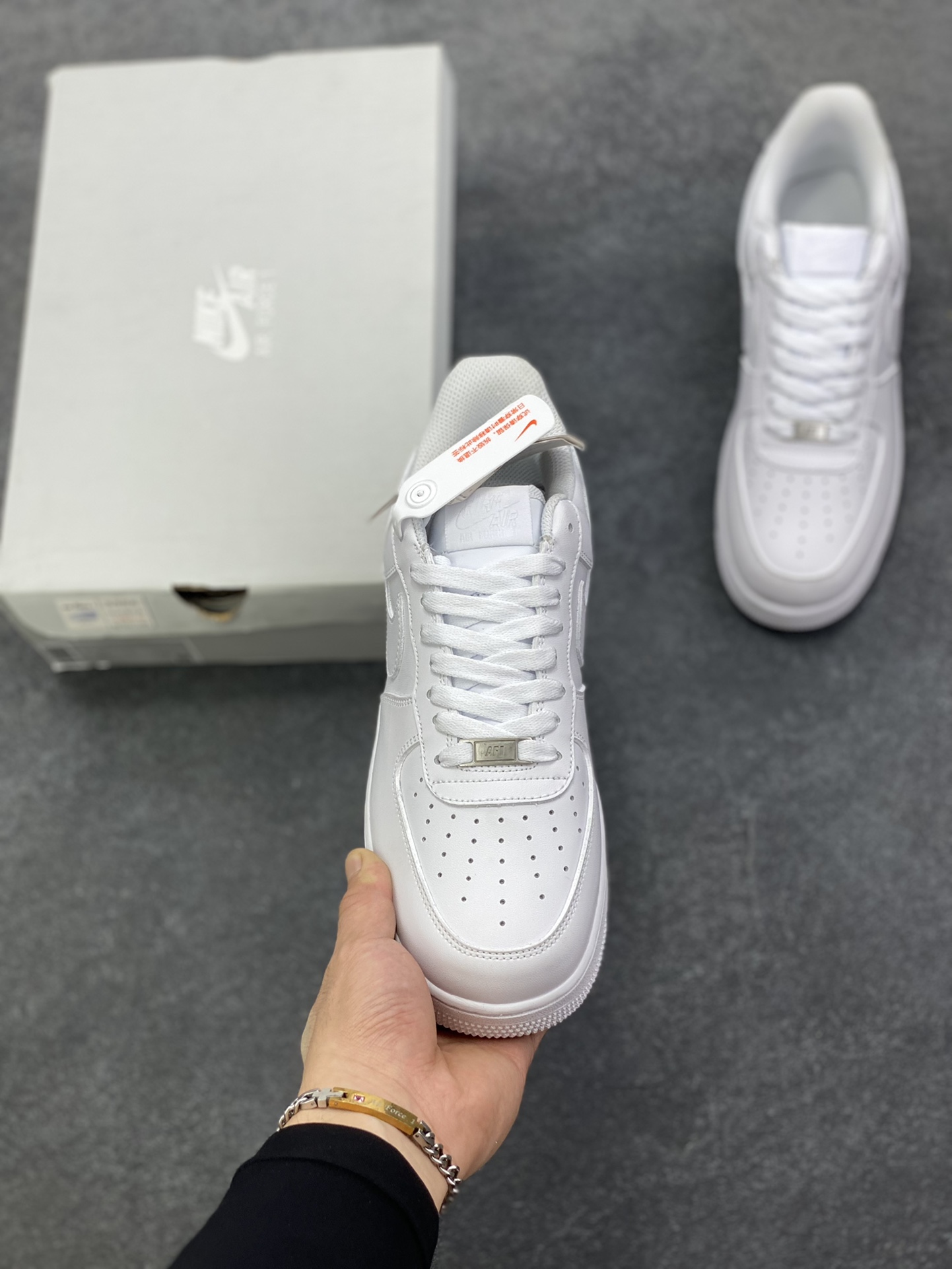 图片[2]-超级福利🎉 长期特价 👏无敌性价比👏 最强销量性价比版本❗️ Nike Air Force 1 Low 纯白 空军一号低帮百搭休闲运动板鞋。柔软、弹性十足的缓震性能和出色的中底设计，横跨复古与现代的外型结合，造就出风靡全球三十多年的Force 1，直到今天还深受青睐。 货号：315122-111 尺码：36 36.5 37.5 38 38.5 39 40 40.5 41 42 42.5 43 44 44.5 45 46-选品中心