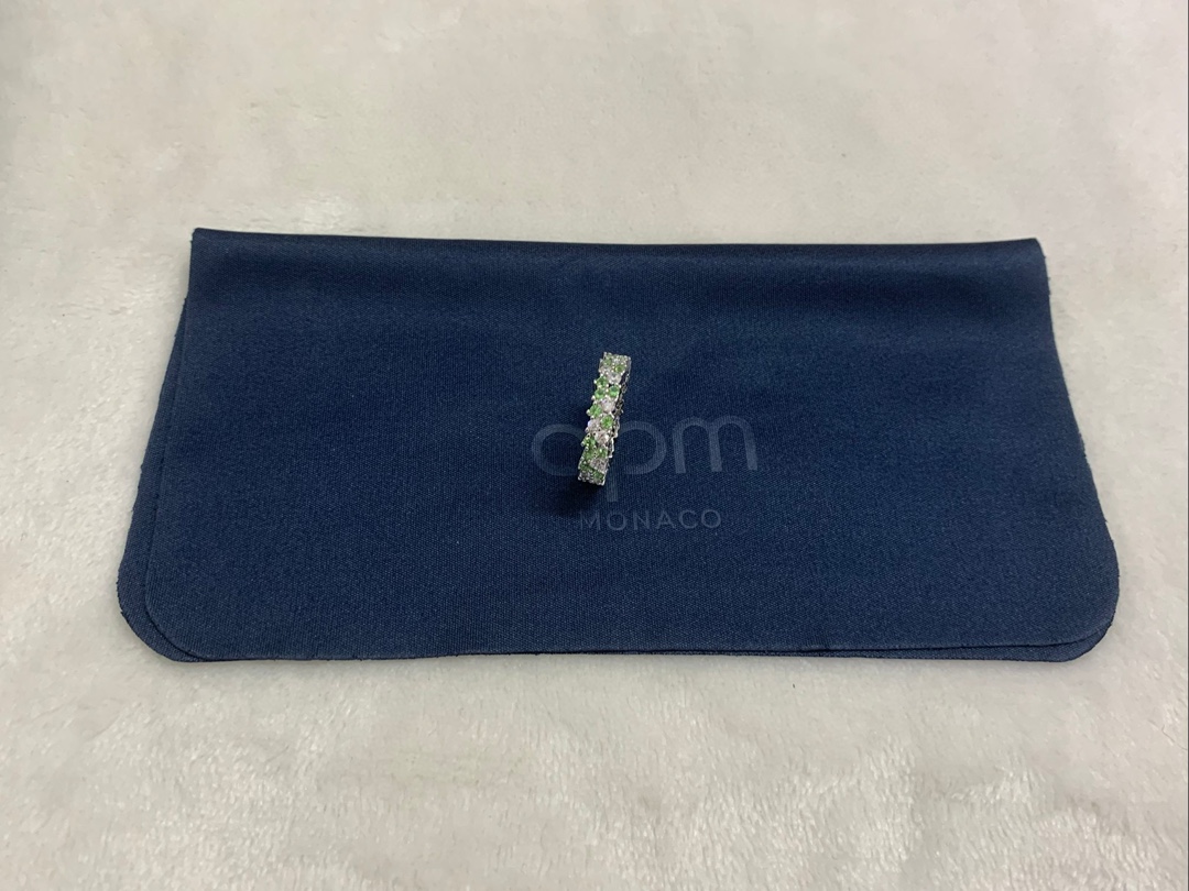 APm Monaco淡绿色水滴戒指浪漫手饰高级饰品送人生日礼物。