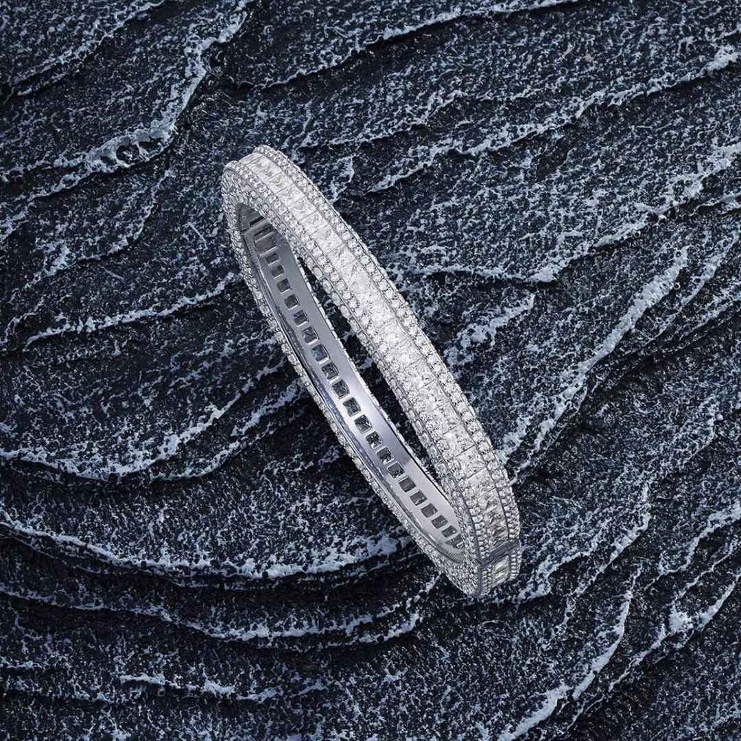 APm 密镶手镯简约气质设计感高端奢华方形手饰女。