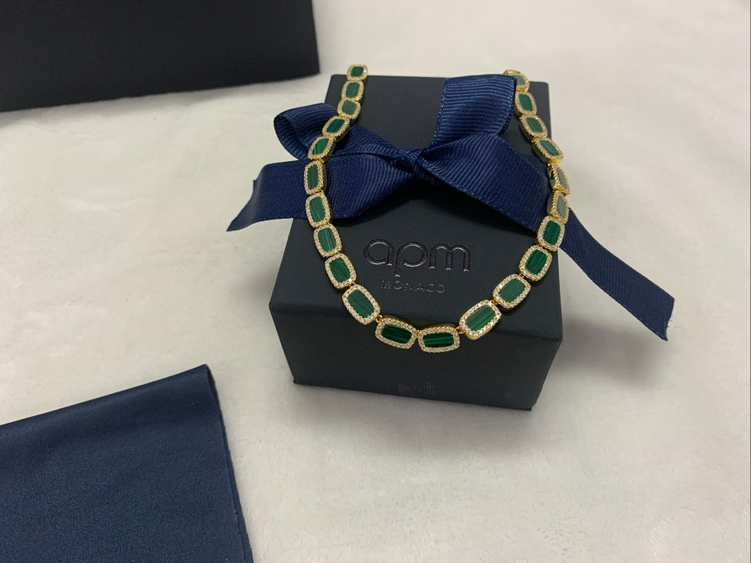 APm Monaco孔雀石项圈时尚前卫几何设计感饰品礼物。