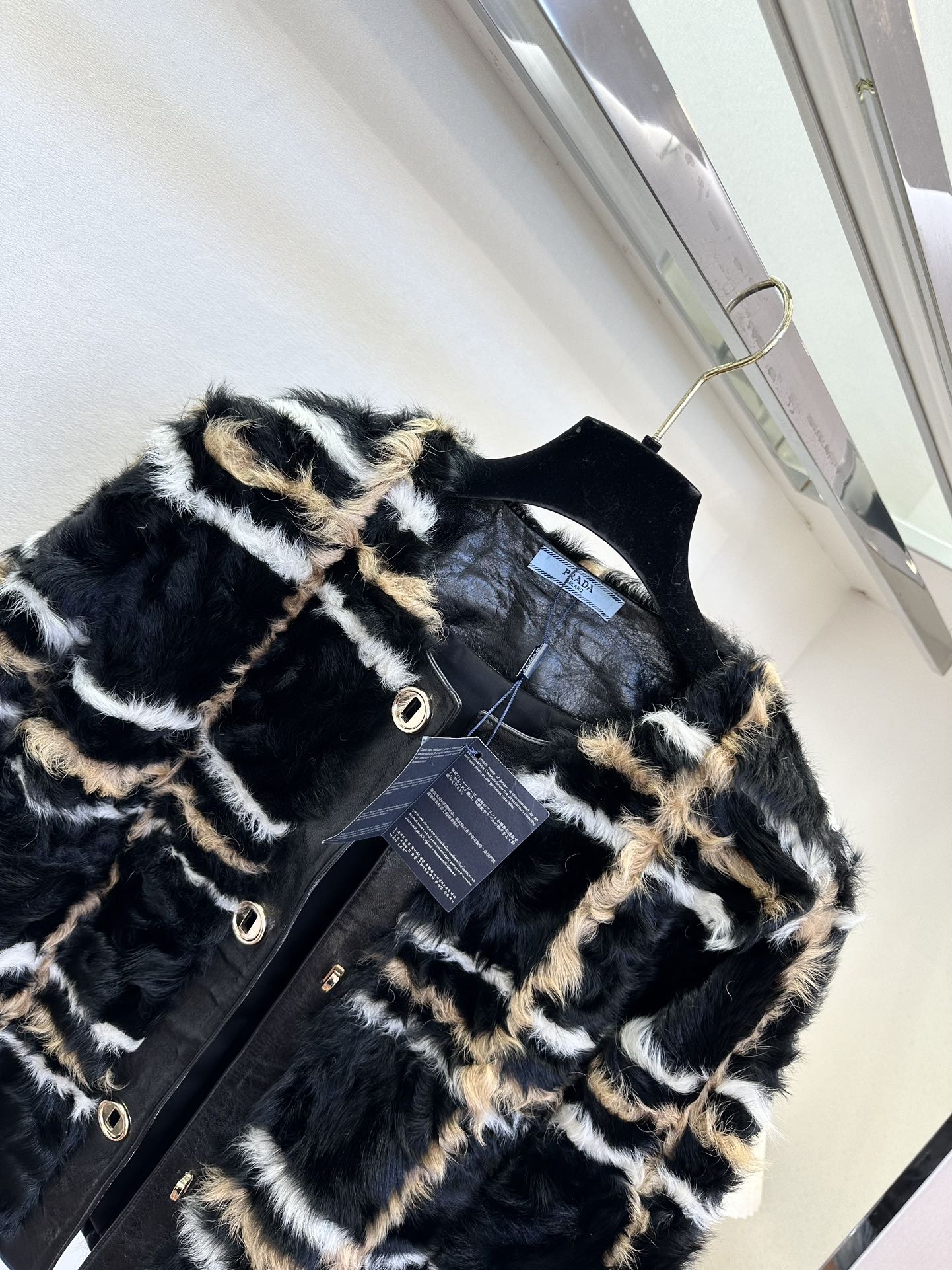 Prada Australian Lamb Fur Coat - Warm, Luxurious, and Stylish 5 i1760943461 1817 3