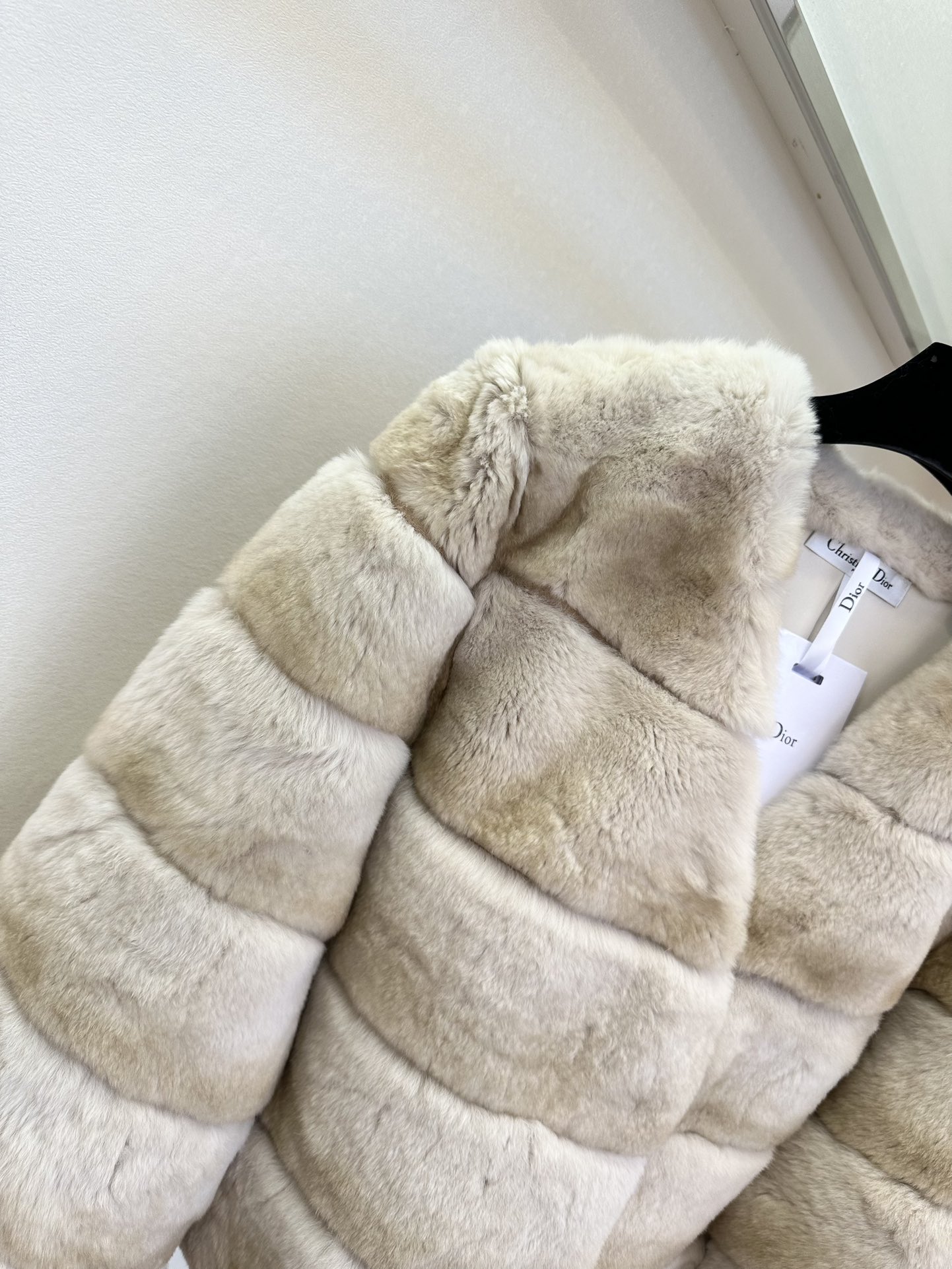 Luxurious Rex Rabbit Fur Coat: Warm, Soft, and Elegant Winter Outerwear 9 i1760946986 8367 7