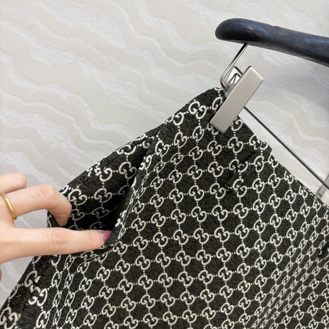 原单品质❤️爆单推荐，GG色织字母提花短半裙！❤️复古摩登气质高街时髦！妈生大长腿经典版型不挑人百搭少女