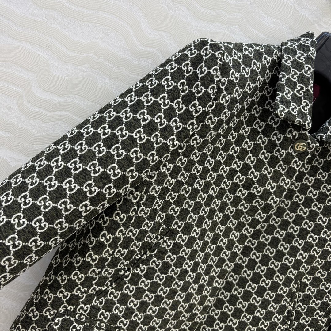 原单品质❤️爆单推荐，GG色织字母提花夹克短外套！气质小翻领经典H型双口袋❤️复古摩登气质高街时髦！定制