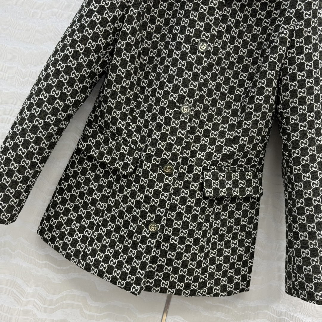 原单品质❤️爆单推荐，GG色织字母提花收腰长外套！气质小翻领收腰双口袋中长版型❤️复古摩登气质高街时髦！