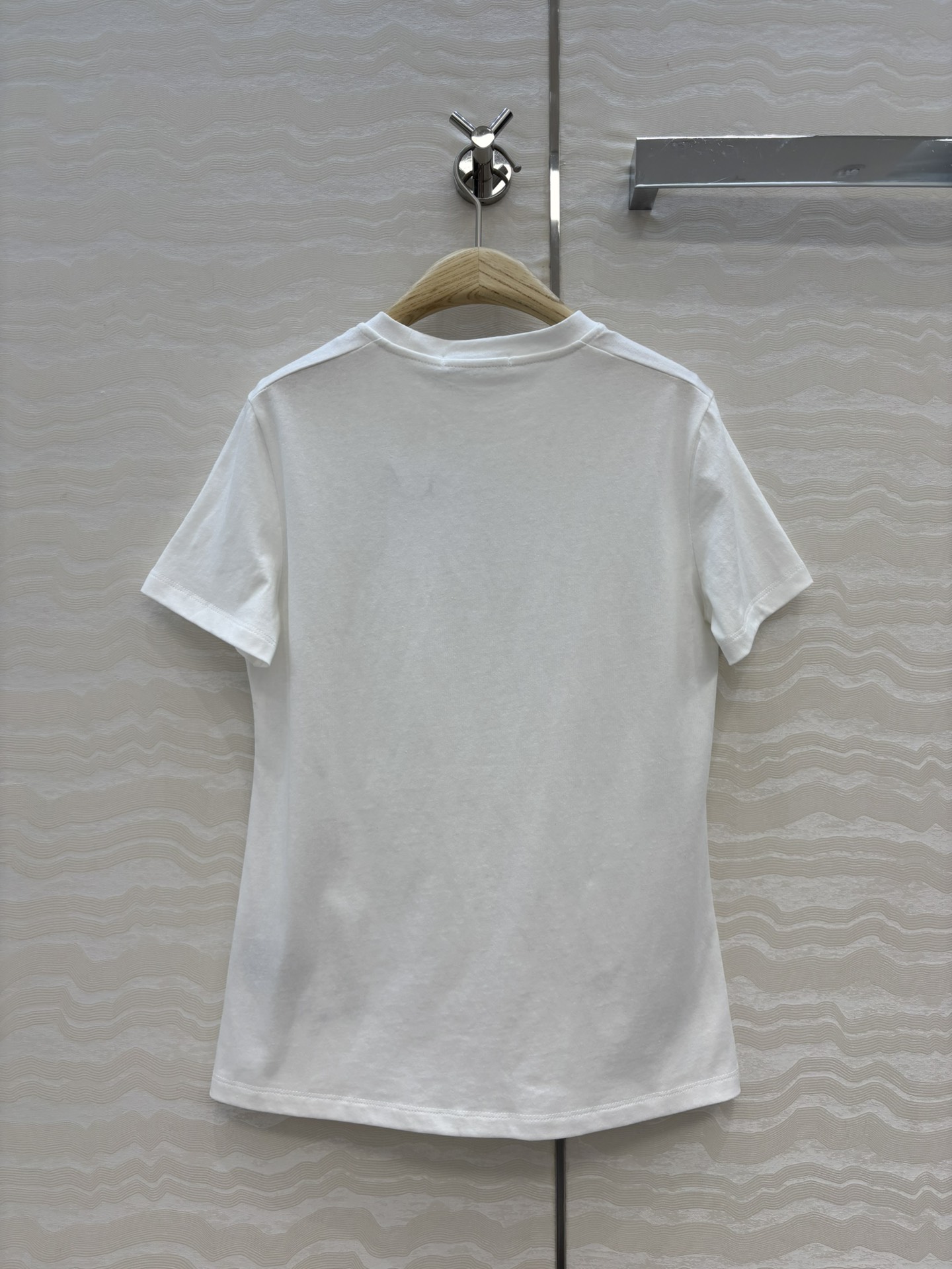 独家首发❤️原单品质，MissD早秋新品Winter系列，古堡花卉幸运星图案短袖T恤。进口纯棉面料质感超