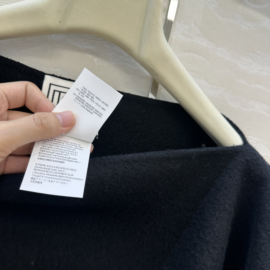 独家首发❤️高端原单品质！TM高智感穿搭！重工流苏羊绒披肩大围巾斗篷！进口叽哩感圈圈羊毛定制10羊绒90