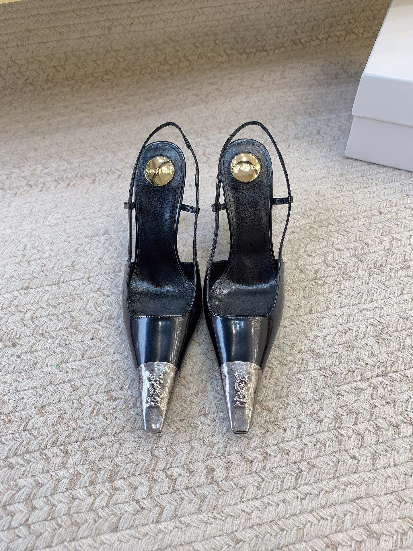NO:927851,SAINT LAUREN* Saint Laurent SS25 small iron toe high-heeled sandals, original last, top quality material, imported cowhide leather upper with open edge beads, imported sheepskin lining, outsole, genuine leather outsole, heel height 7.5cm, 9cm, size 35-39 (34, 40 customized, non-returnable, non-exchangeable), high heels, saint laurent, saint laurent, sandals, high heels, cowhide, sheepskin, Leather  soles19860909SAINT LAUREN*圣罗兰SS25 小铁头高跟凉鞋 原版套楦 顶级品质 材质 鞋面进口牛皮开边珠 内里进口羊皮里 大底真皮大底 跟高7.5cm 9cm 码数35-39（34、40定做不退不换）,高跟鞋,saint laurent,saint laurent,sandals,high heels,cowhide,sheepskin,Leather soles,Women's Shoes