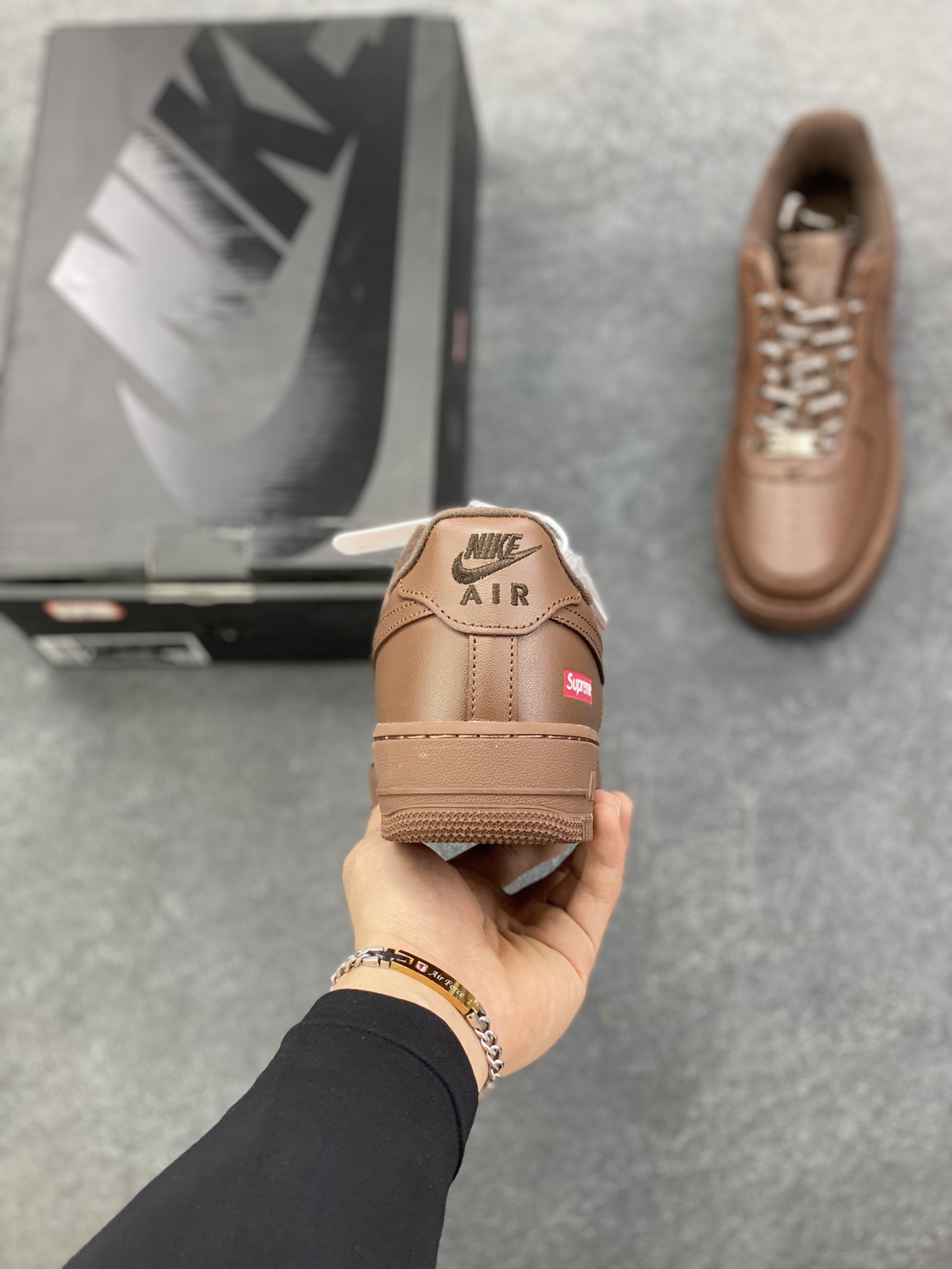 图片[4]-超级福利🎉 福利特价  Nike Air Force 1 Low Supreme联名 空军一号低帮运动休闲板鞋 原楦头原纸板 打造纯正空军版型 专注外贸渠道 全掌内置蜂窝气垫 原盒配件 原厂中底钢印、拉帮完美 货号：CU9225-200 尺码：36 36.5 37.5 38 38.5 39 40 40.5 41 42 42.5 43 44 44.5 45-选品中心