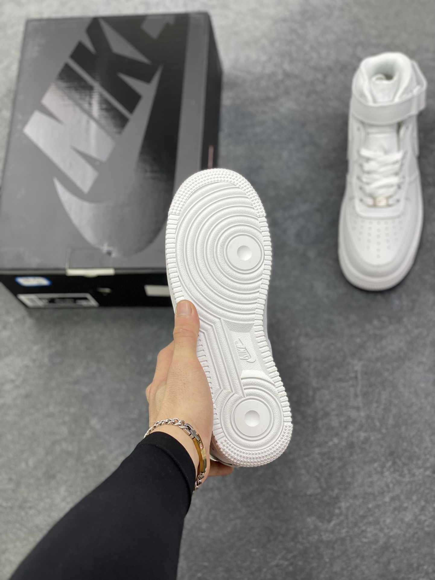 图片[5]-超级福利🎉 福利特价  Nike Air Force 1 Low Supreme联名 空军一号运动休闲板鞋 原楦头原纸板 打造纯正空军版型 专注外贸渠道 全掌内置蜂窝气垫 原盒配件 原厂中底钢印、拉帮完美 货号：FZ8784-100 尺码：36 36.5 37.5 38 38.5 39 40 40.5 41 42 42.5 43 44 44.5 45-选品中心