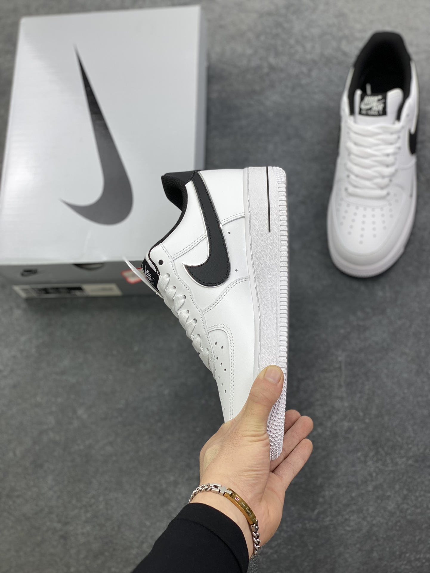 图片[3]-Nike Air Force 1 Low’07 黑银小勾 空军一号低帮休闲板鞋 定制皮料 原厂3D打印 定制鞋盒 原楦原纸板 纯正空军版型 内置全掌气垫 货号：ZH0316-109 尺码：36 36.5 37.5 38 38.5 39 40 40.5 41 42 42.5 43 44 44.5 45-选品中心