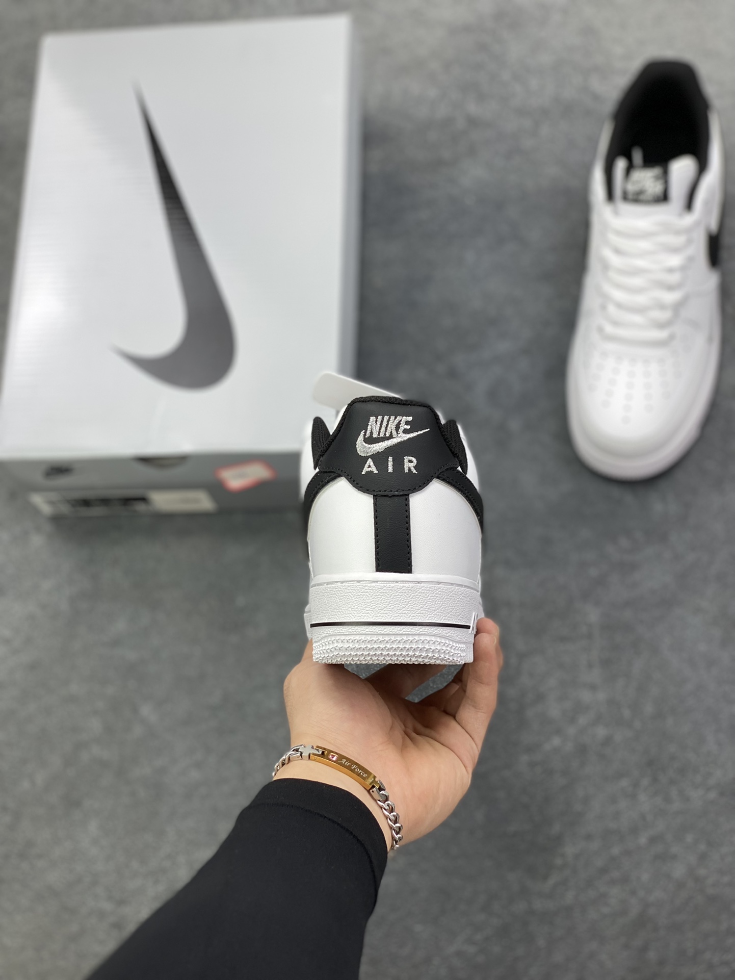 图片[4]-Nike Air Force 1 Low’07 黑银小勾 空军一号低帮休闲板鞋 定制皮料 原厂3D打印 定制鞋盒 原楦原纸板 纯正空军版型 内置全掌气垫 货号：ZH0316-109 尺码：36 36.5 37.5 38 38.5 39 40 40.5 41 42 42.5 43 44 44.5 45-选品中心
