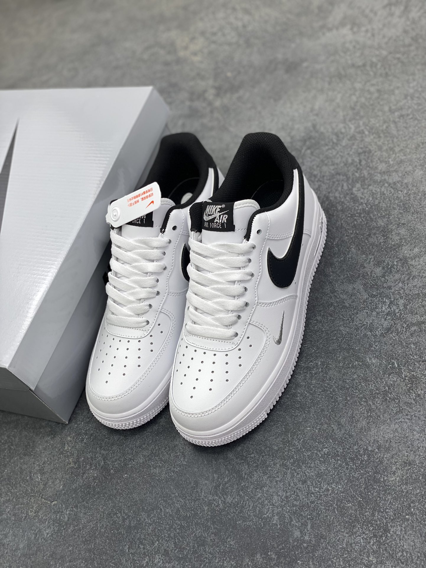 图片[8]-Nike Air Force 1 Low’07 黑银小勾 空军一号低帮休闲板鞋 定制皮料 原厂3D打印 定制鞋盒 原楦原纸板 纯正空军版型 内置全掌气垫 货号：ZH0316-109 尺码：36 36.5 37.5 38 38.5 39 40 40.5 41 42 42.5 43 44 44.5 45-选品中心