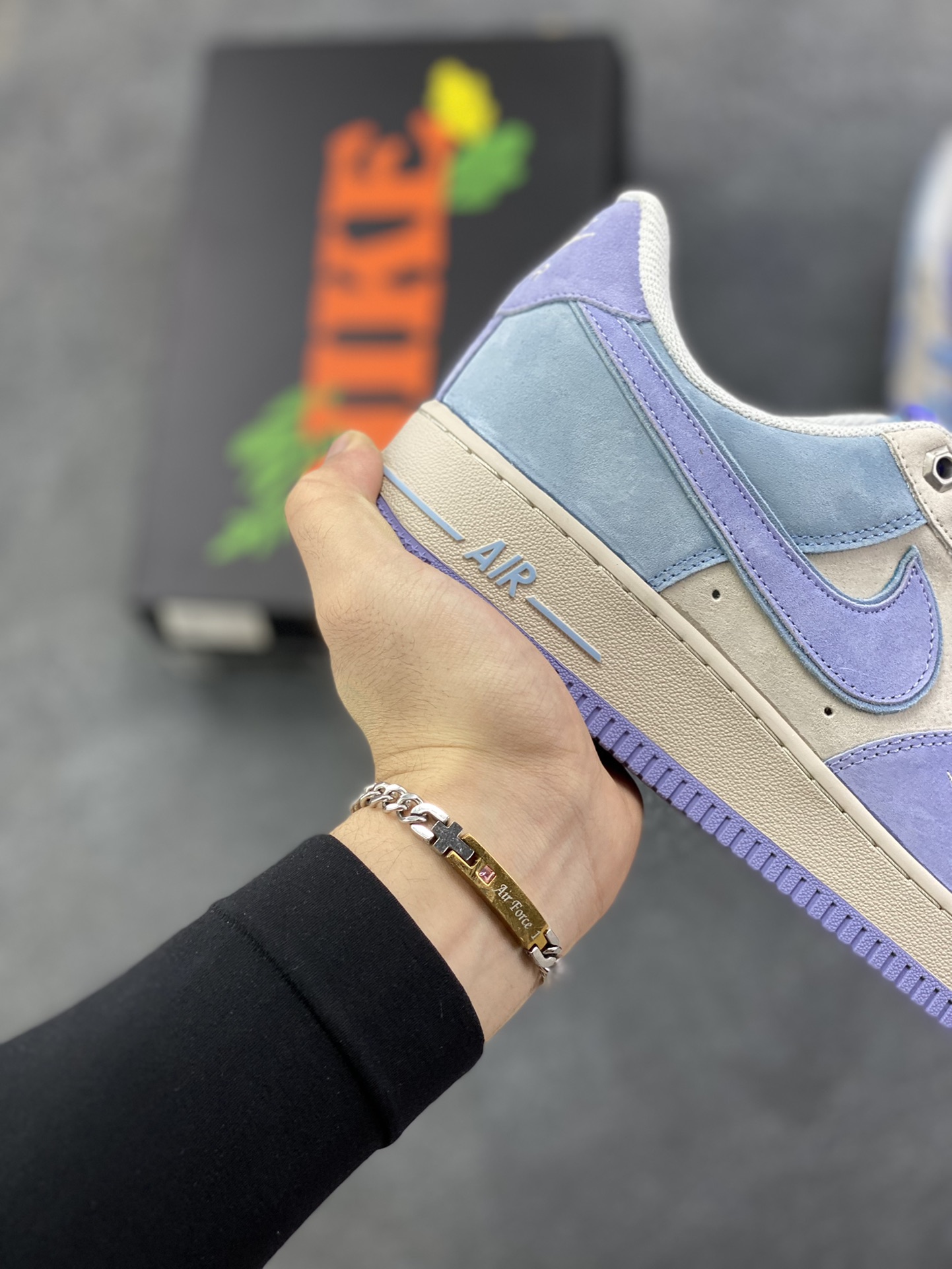 图片[6]-Nike Air Force 1 \’07 Low “头层猪八拼接” 空军一号 高端定制 低帮 运动鞋 休闲鞋 折边针车 工艺难度大 原楦头原纸板 原装鞋盒 定制五金配件 内置全掌气垫 原厂鞋底 货号：DY9867-002 尺码：36 36.5 37.5 38 38.5 39 40 40.5 41 42 42.5 43 44 44.5 45-选品中心