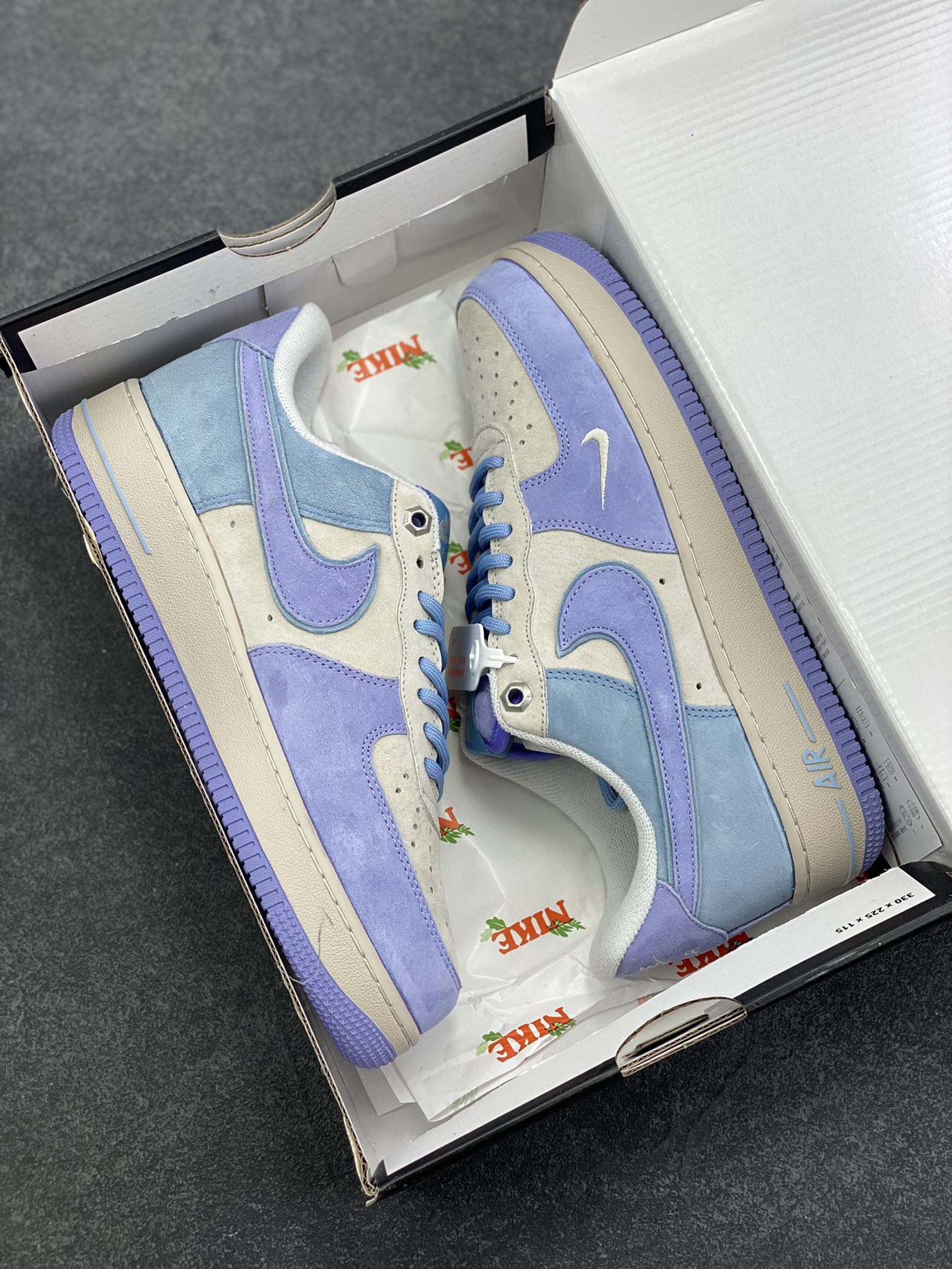 图片[9]-Nike Air Force 1 \’07 Low “头层猪八拼接” 空军一号 高端定制 低帮 运动鞋 休闲鞋 折边针车 工艺难度大 原楦头原纸板 原装鞋盒 定制五金配件 内置全掌气垫 原厂鞋底 货号：DY9867-002 尺码：36 36.5 37.5 38 38.5 39 40 40.5 41 42 42.5 43 44 44.5 45-选品中心