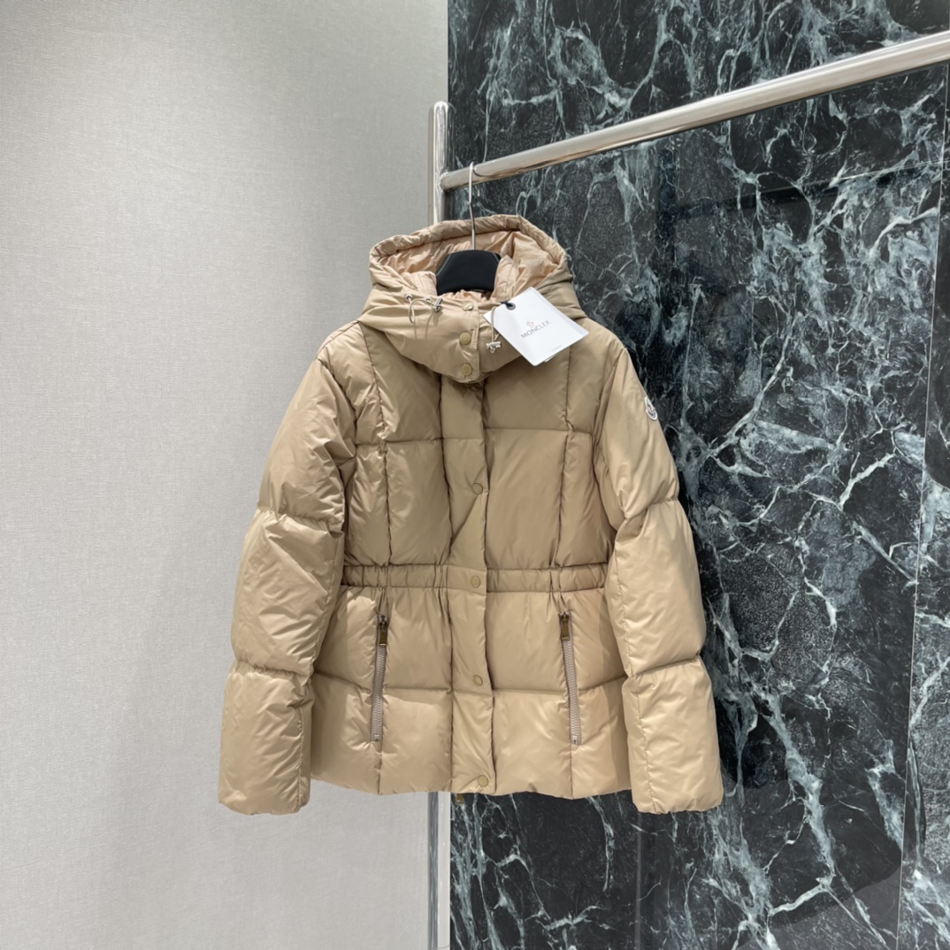 蒙口 25秋冬新款 连帽羽绒服 填充高品质鹅绒，保暖力满分!短款设计➕可拆卸连帽，实用又百搭，男女同款，