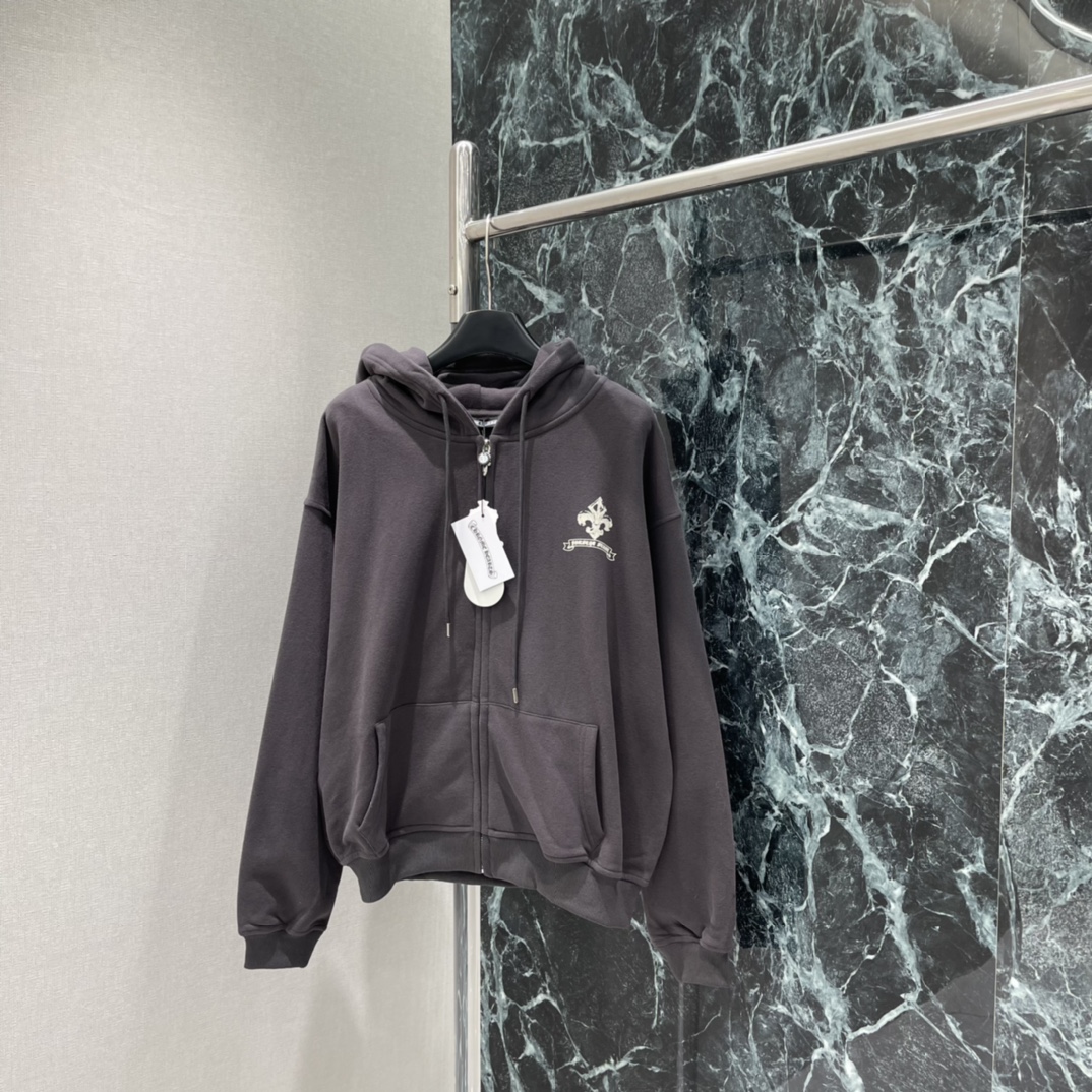 克罗心 25秋冬新款 logo压花拉链卫衣 胸前的品牌字母压花低调又醒目是品牌的身份标识➕后背大印花图案