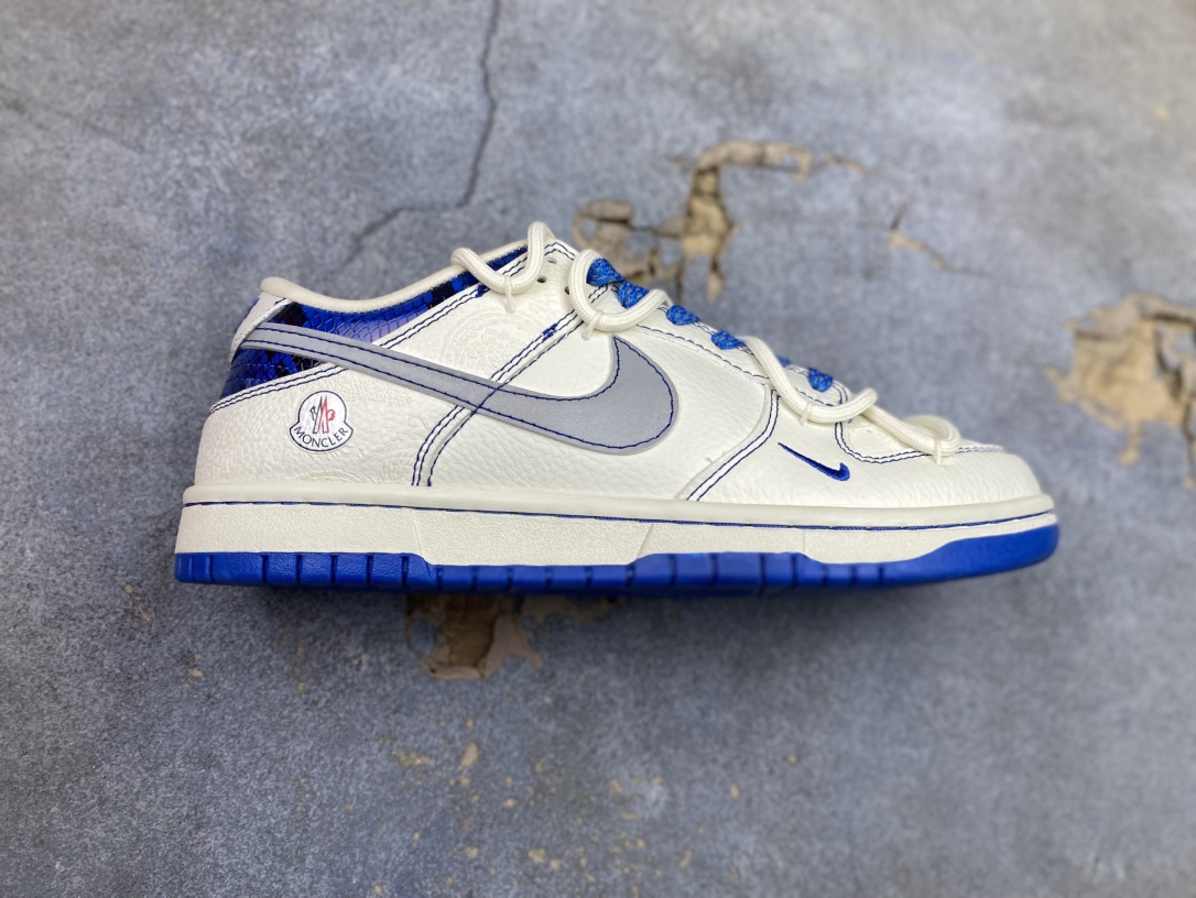 合集特价💰140
  Nike Air Force 1‘07 Low x dunk low北面联名 空军一号低帮休闲板鞋 #原楦头原纸板 原装鞋盒 定制五金配件 内置全掌气垫 原厂鞋底
货号：CH6336-524
尺码：36 36.5 37.5 38 38.5 39 40 40.5 41 42 42.5 43 44 44.5 45k6