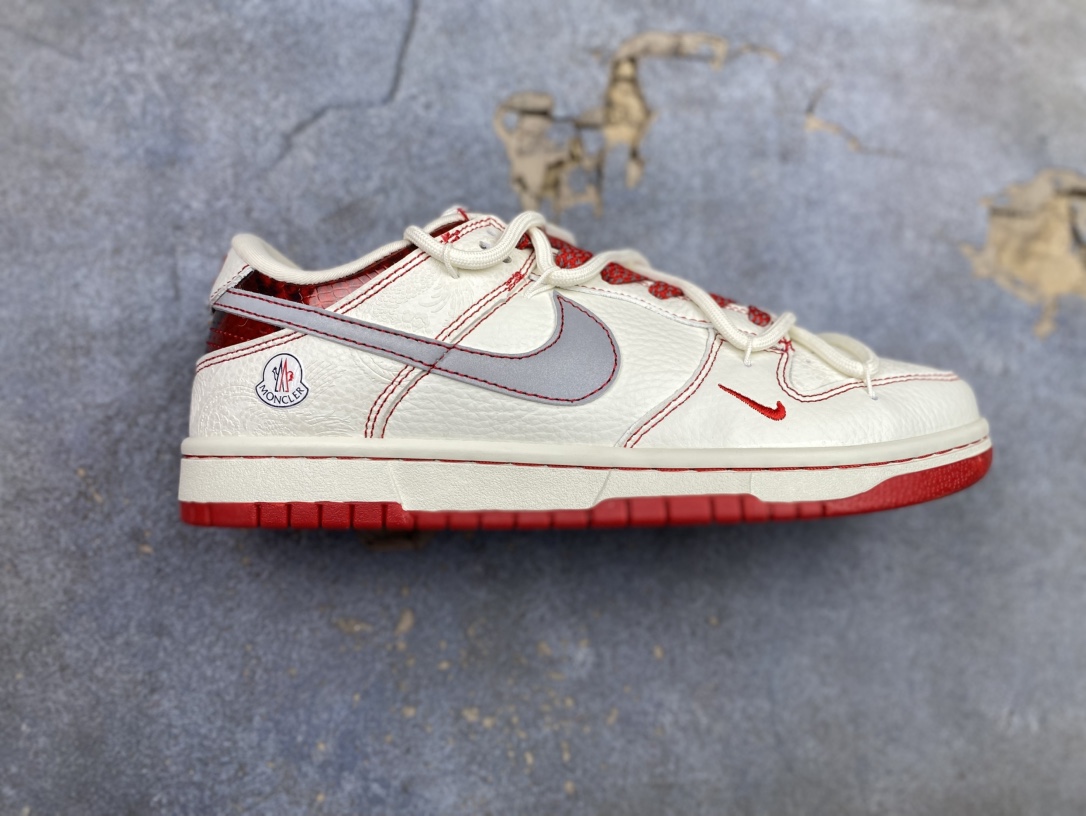 合集特价💰140
  Nike Air Force 1‘07 Low x dunk low北面联名 空军一号低帮休闲板鞋 #原楦头原纸板 原装鞋盒 定制五金配件 内置全掌气垫 原厂鞋底
货号：CH6336-524
尺码：36 36.5 37.5 38 38.5 39 40 40.5 41 42 42.5 43 44 44.5 45k6