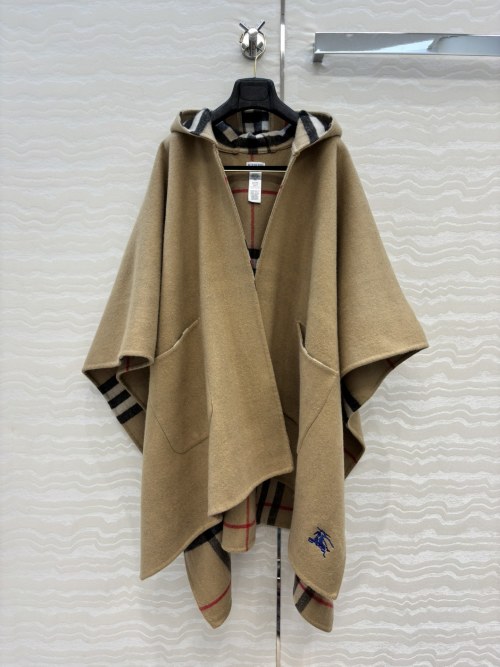 Elegant Wool Cape with Hood and Embroidered Detail - Stylish and Warm 1 Elegant Wool Cape with Hood and Embroidered Detail - Stylish and Warm