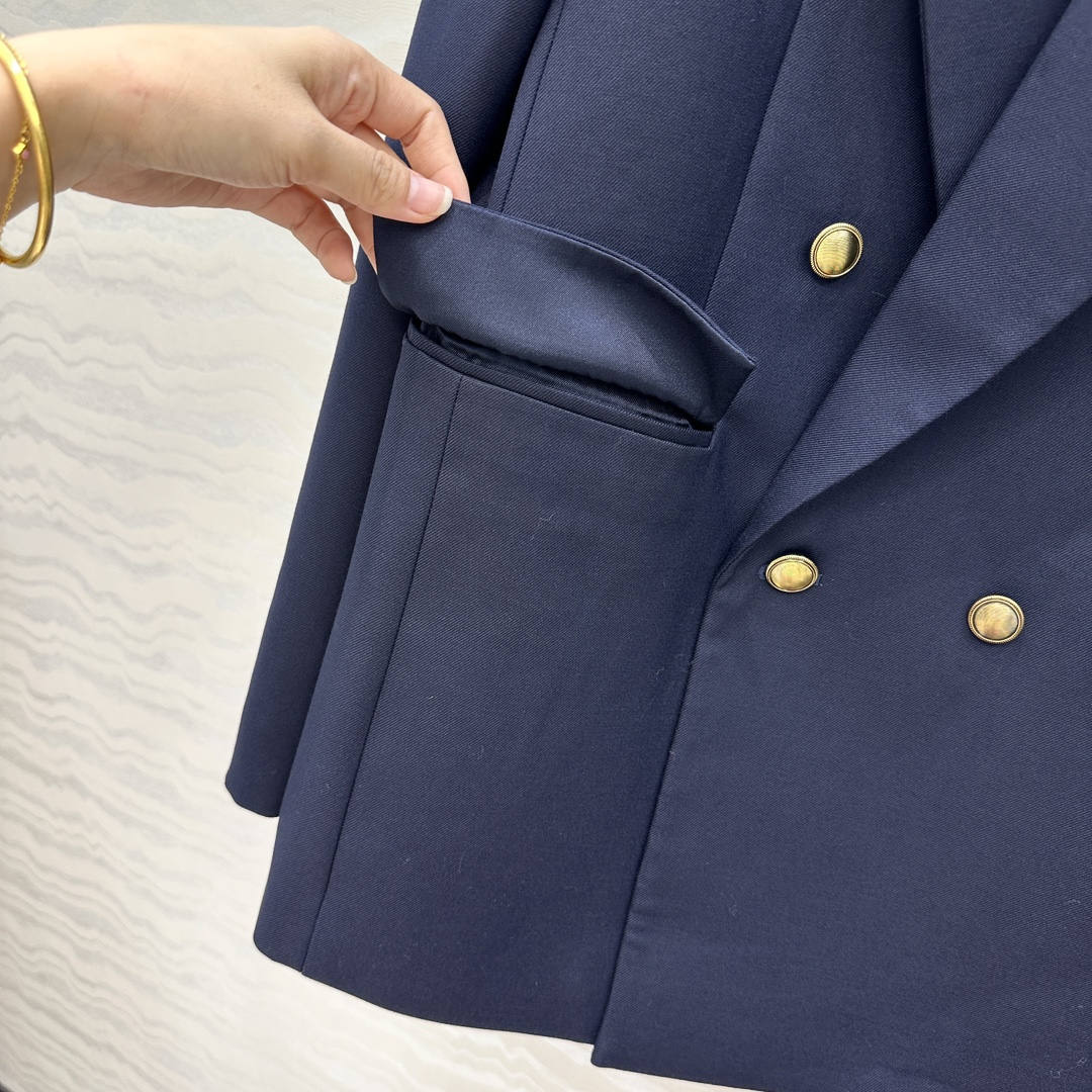 独家首发！原单品质❤️slP🆕高智感穿搭！宋佳 李宇春同款。美式海军蓝金扣西装！蓝潇洒帅气的高级羊毛大西